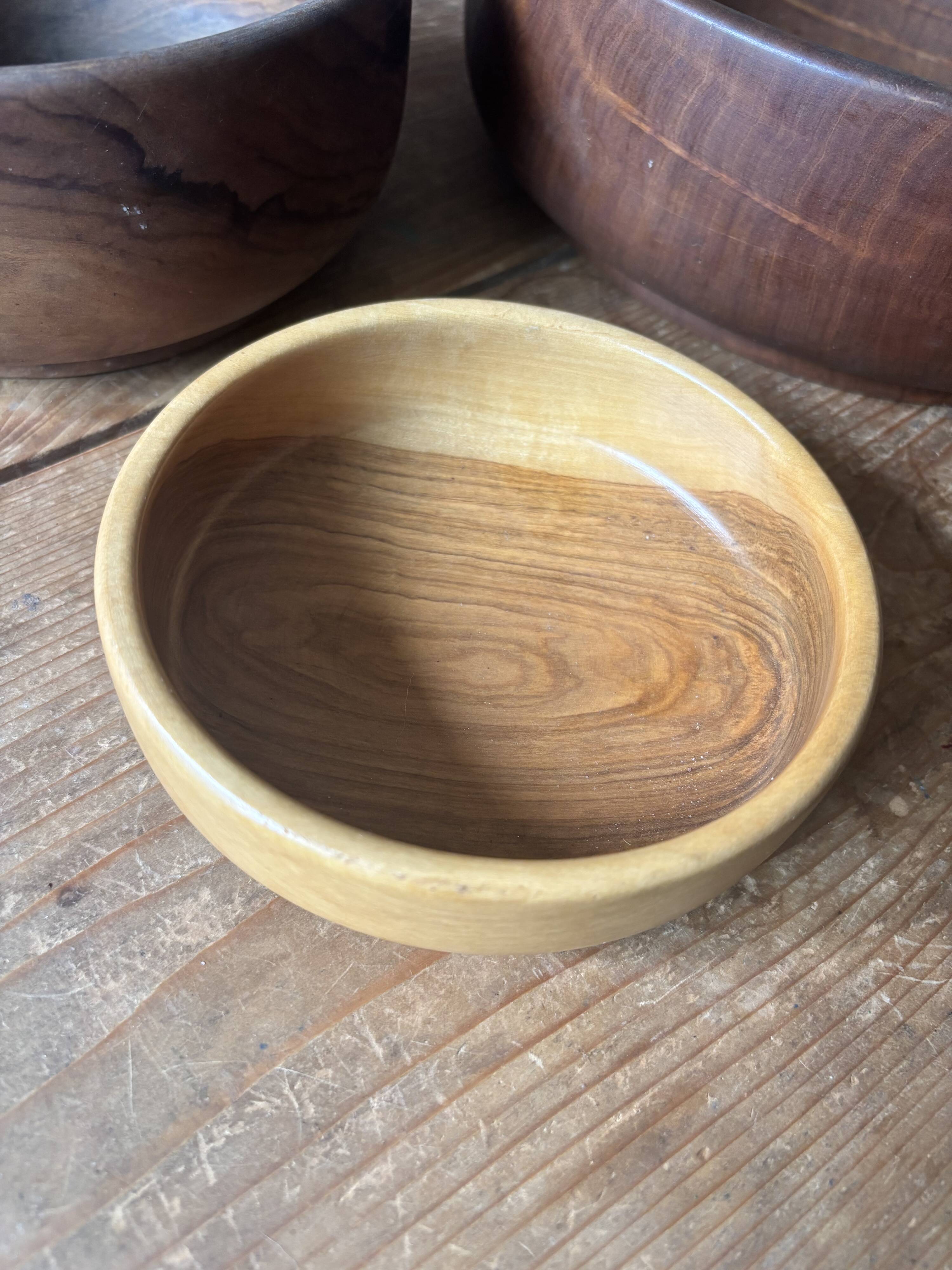 Ensemble de trois coupes en véritable bois d'olivier, fartisanaux, vintage