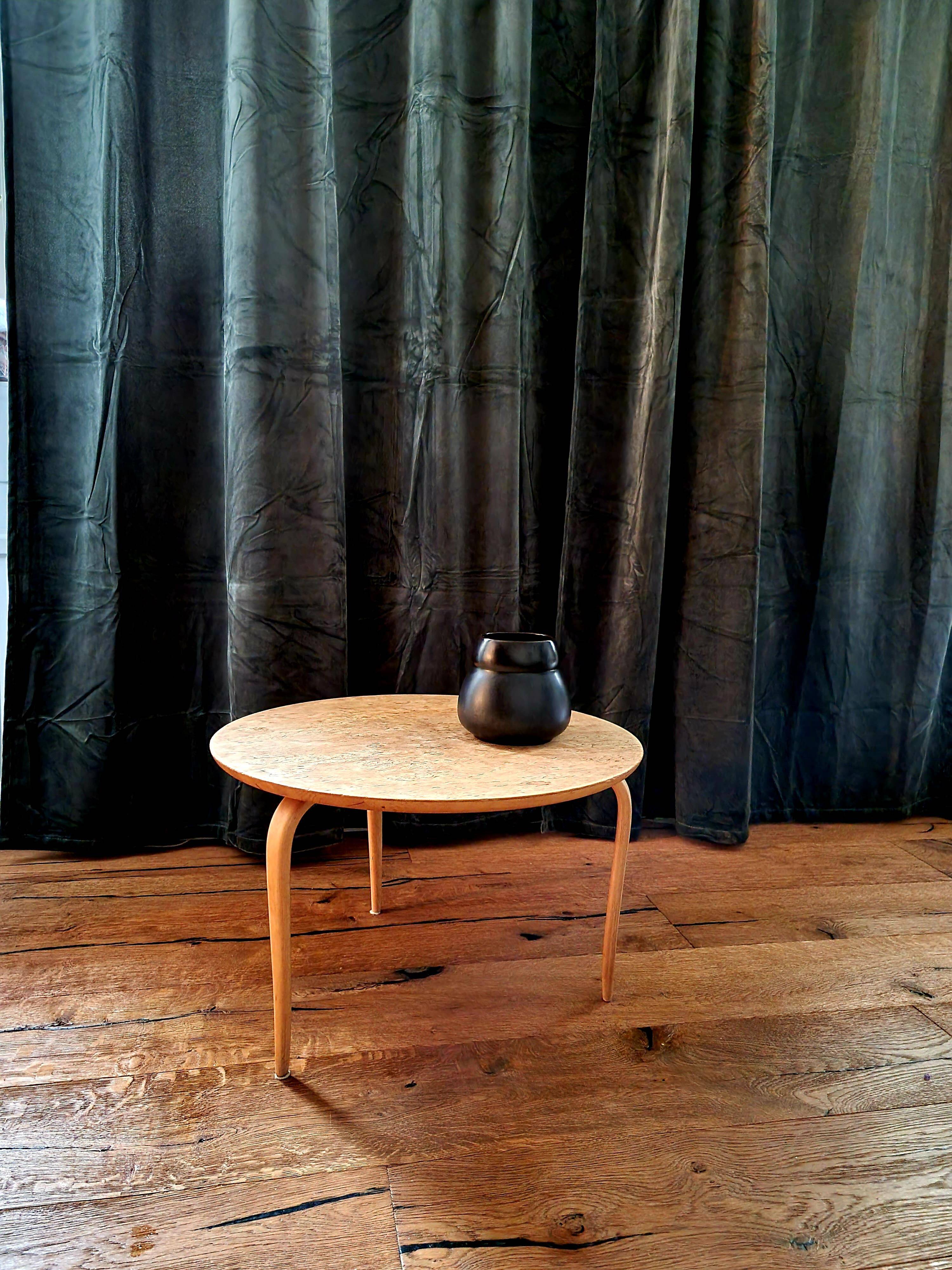 Table d'appoint « Annika » de Bruno Mathsson, en bouleau, style scandinave moderne, datée de 1974