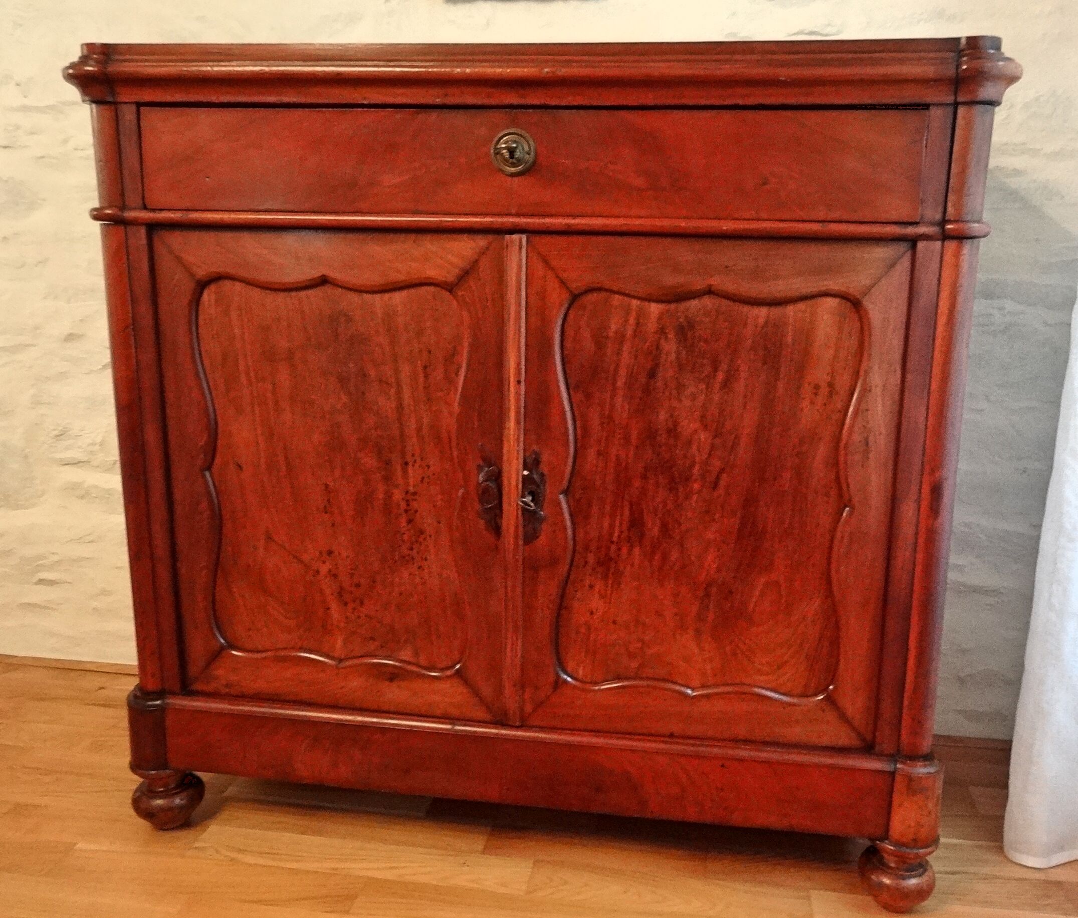 Low antique 19th century mahogany buffet