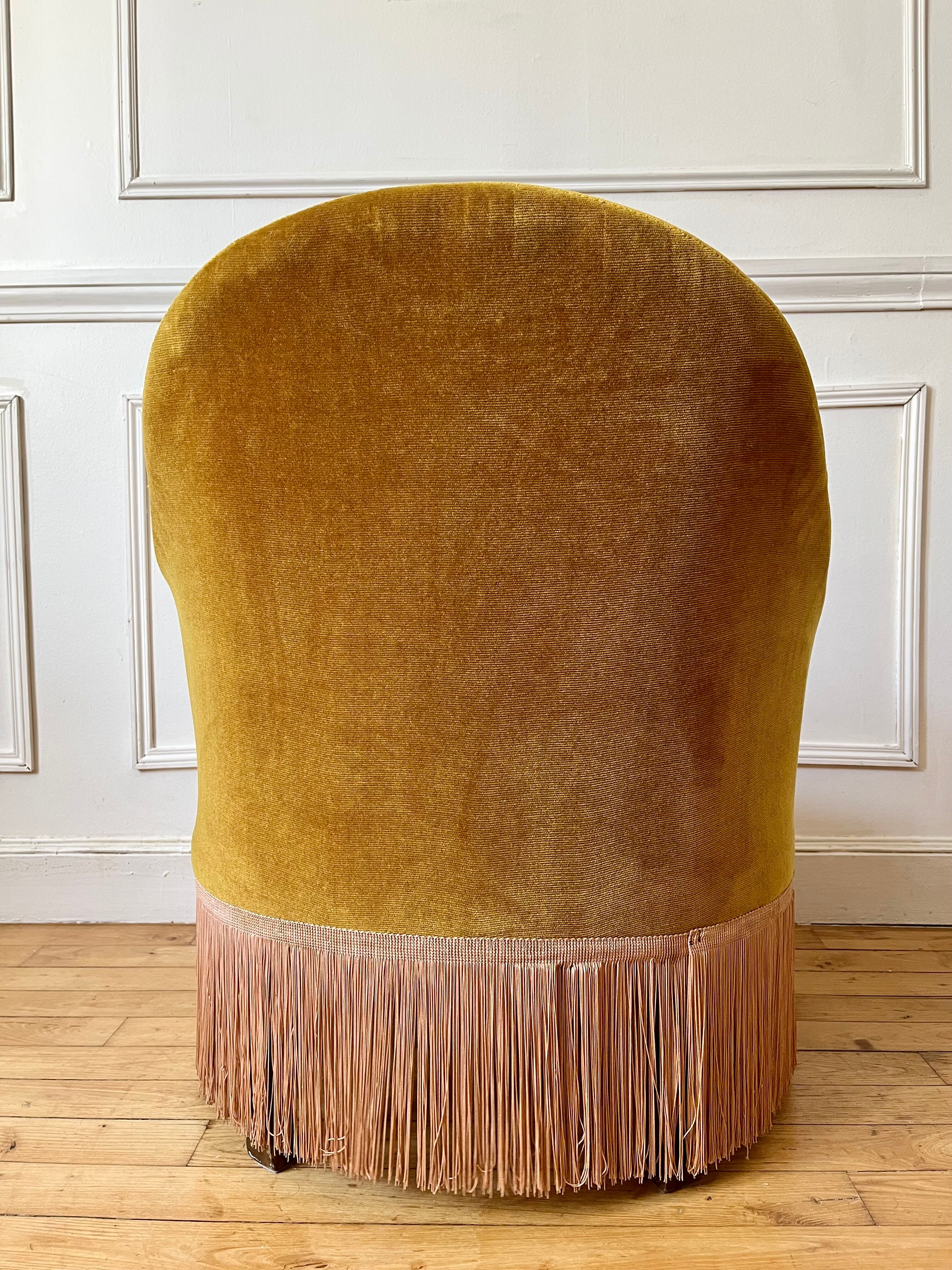 Toad armchair in gold velvet