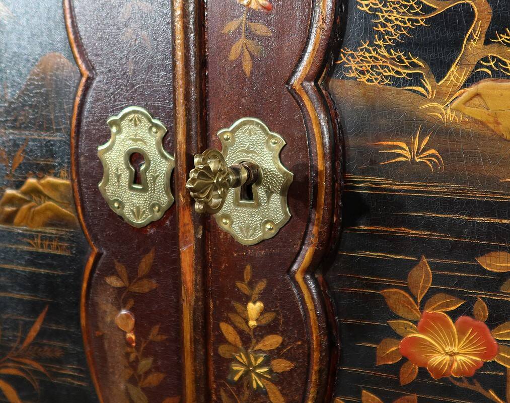 Chinese Cabinet in Lacquered Wood and Painted Wood – Early 20th Century