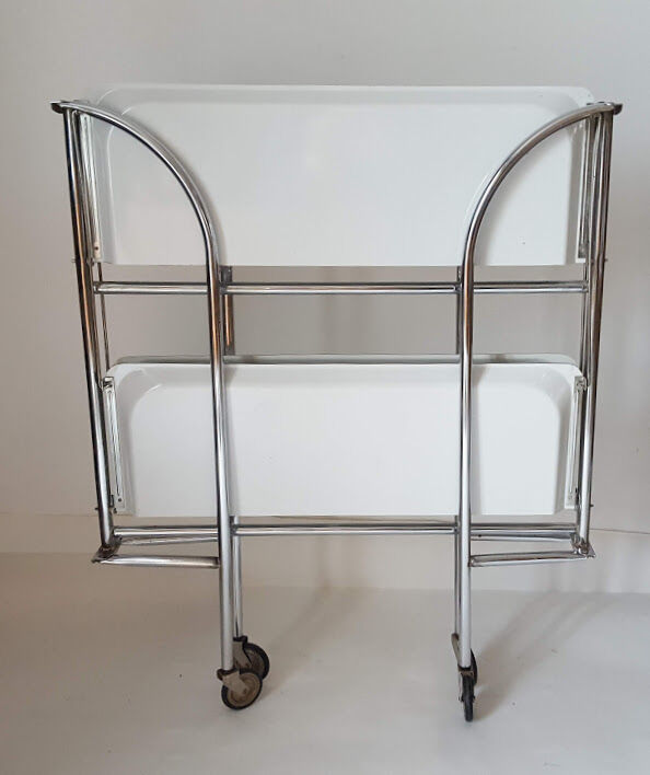 Folding serving table