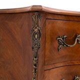 Commode marquetée de style, France.