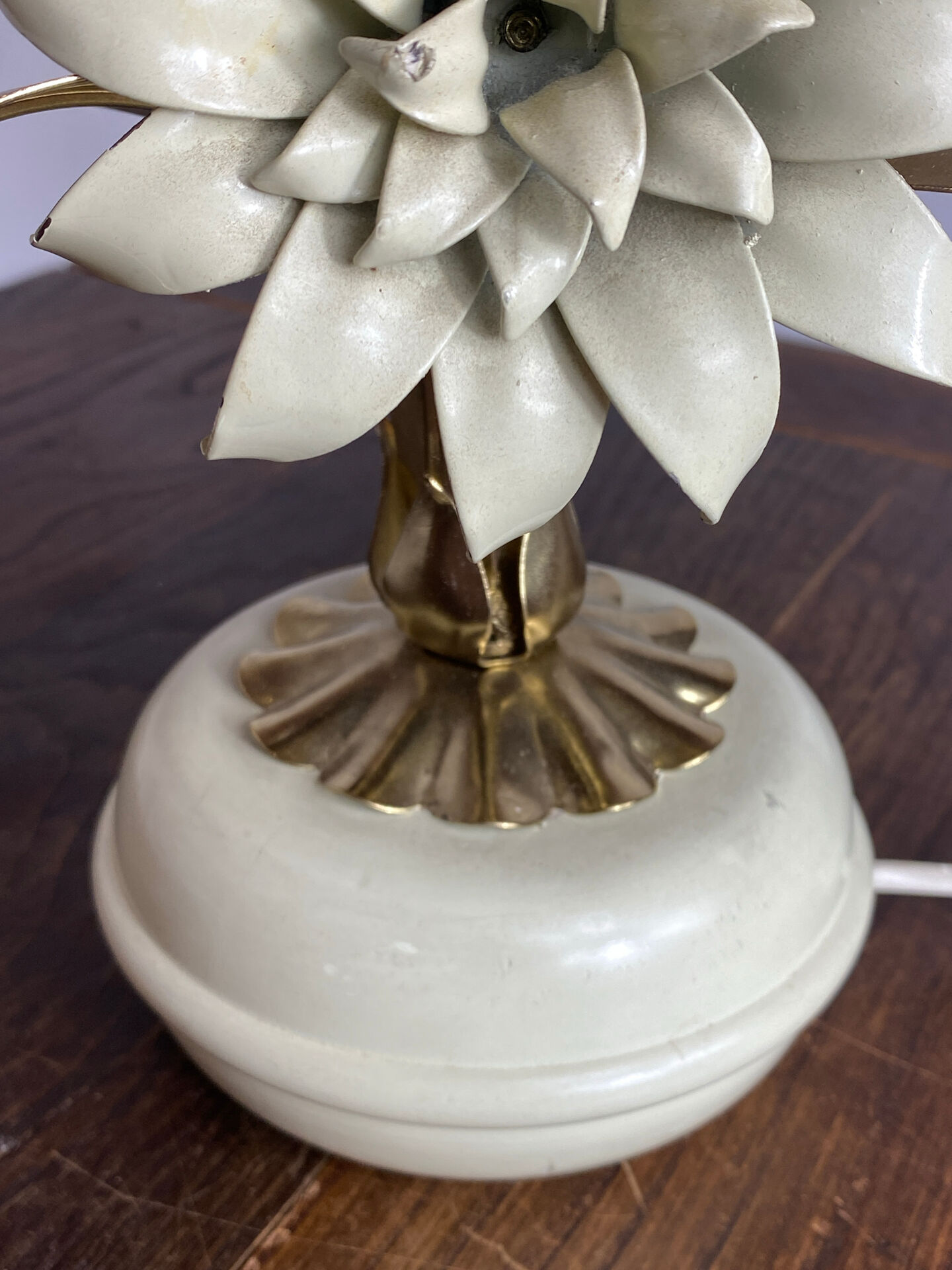 Lampe en laiton, métal et nacre