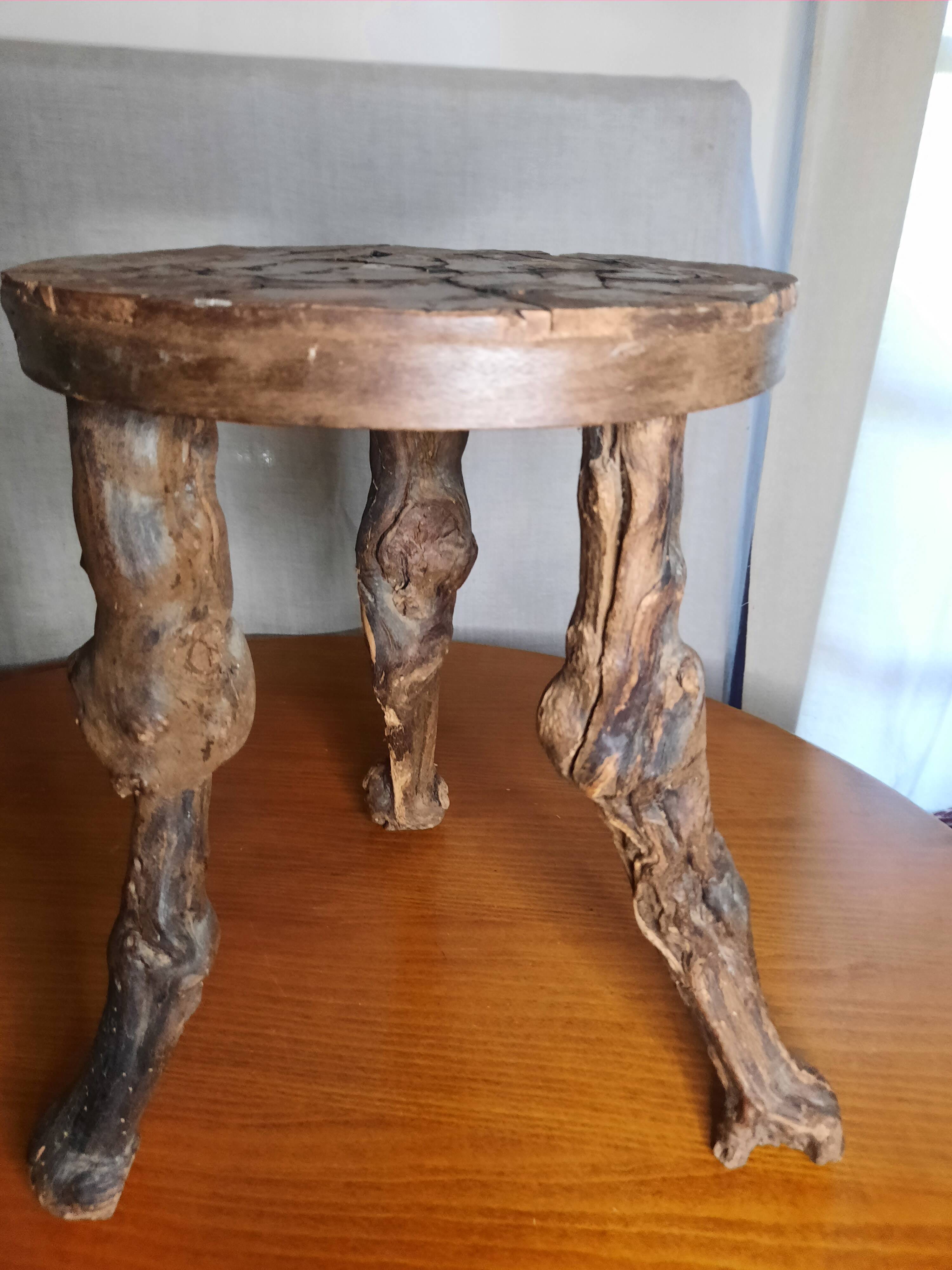 Tabouret ancien ceps de vigne