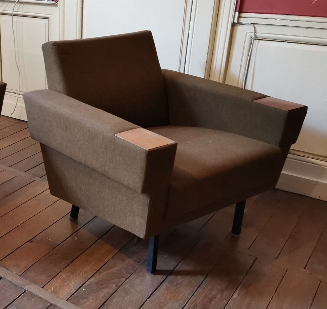 Danish Club armchairs 60s 70 khaki