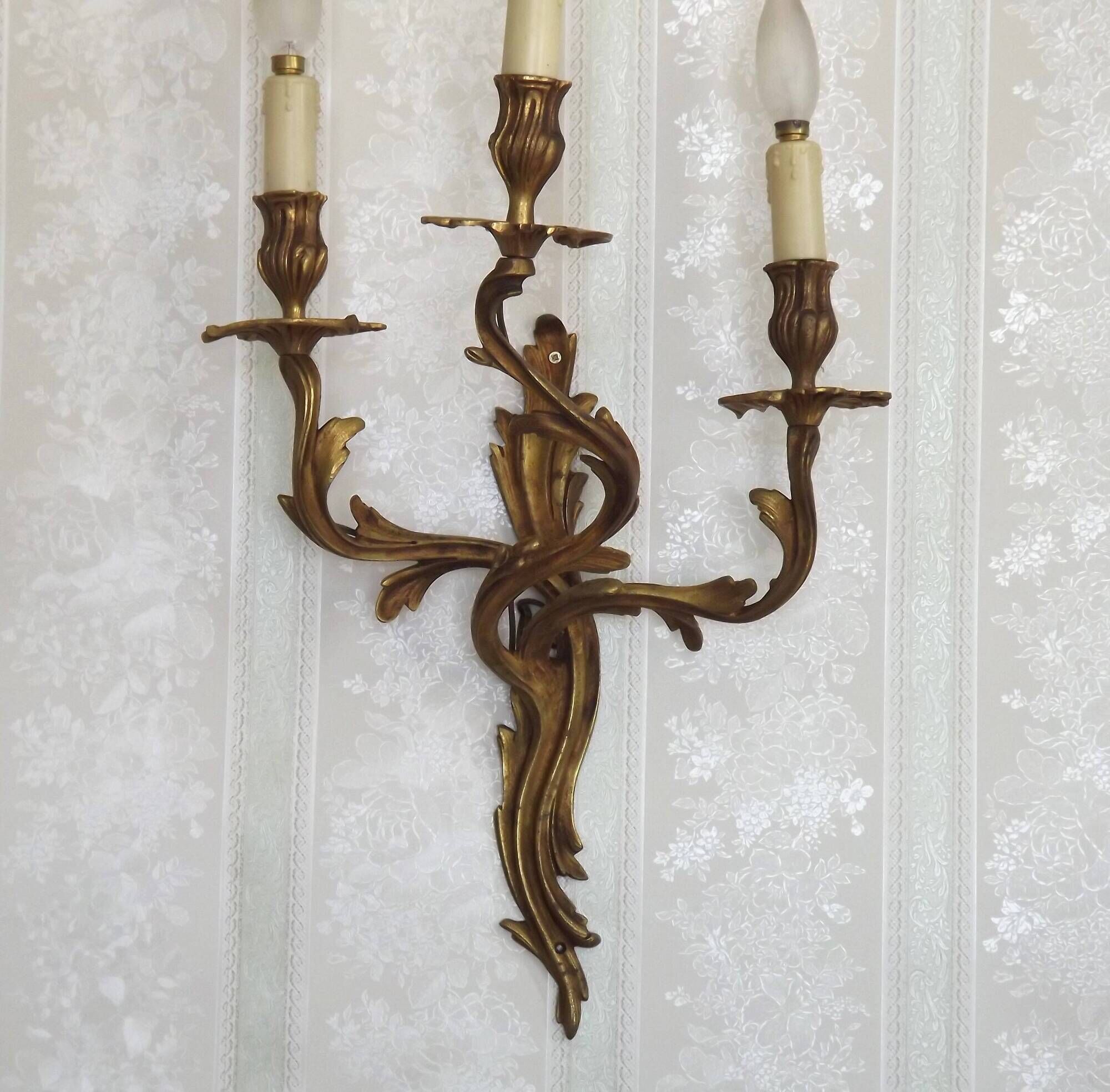 Magnificent French Vintage Bronze Triple Light Acanthus Leaf Wall Sconce 4798
