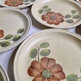 Set of 12 dessert plates decorated with flowers, Revernay art workshop, 20 cm