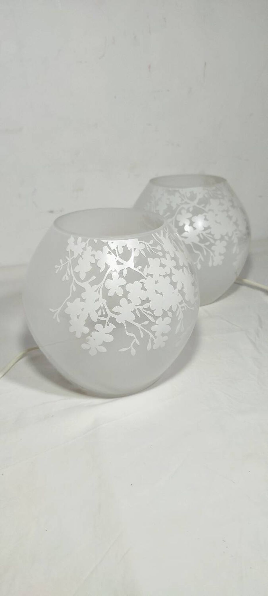 Par de lámparas de cristal. España, 1990s.