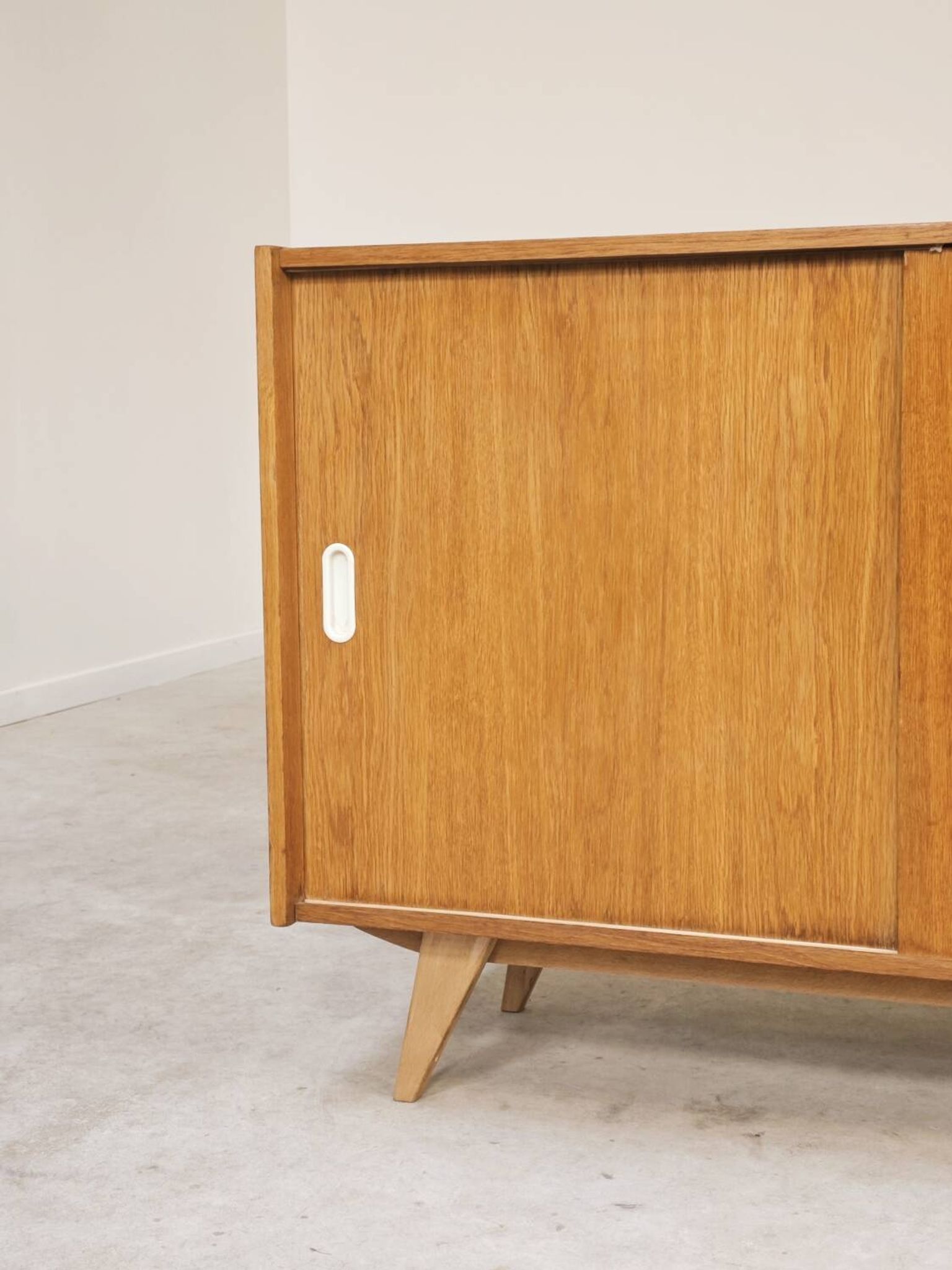Buffet , meuble de rangement U-452  dub par Jiri Jiroutek pour Interier Praha 1960