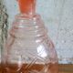 Carafe en verre gravé rose