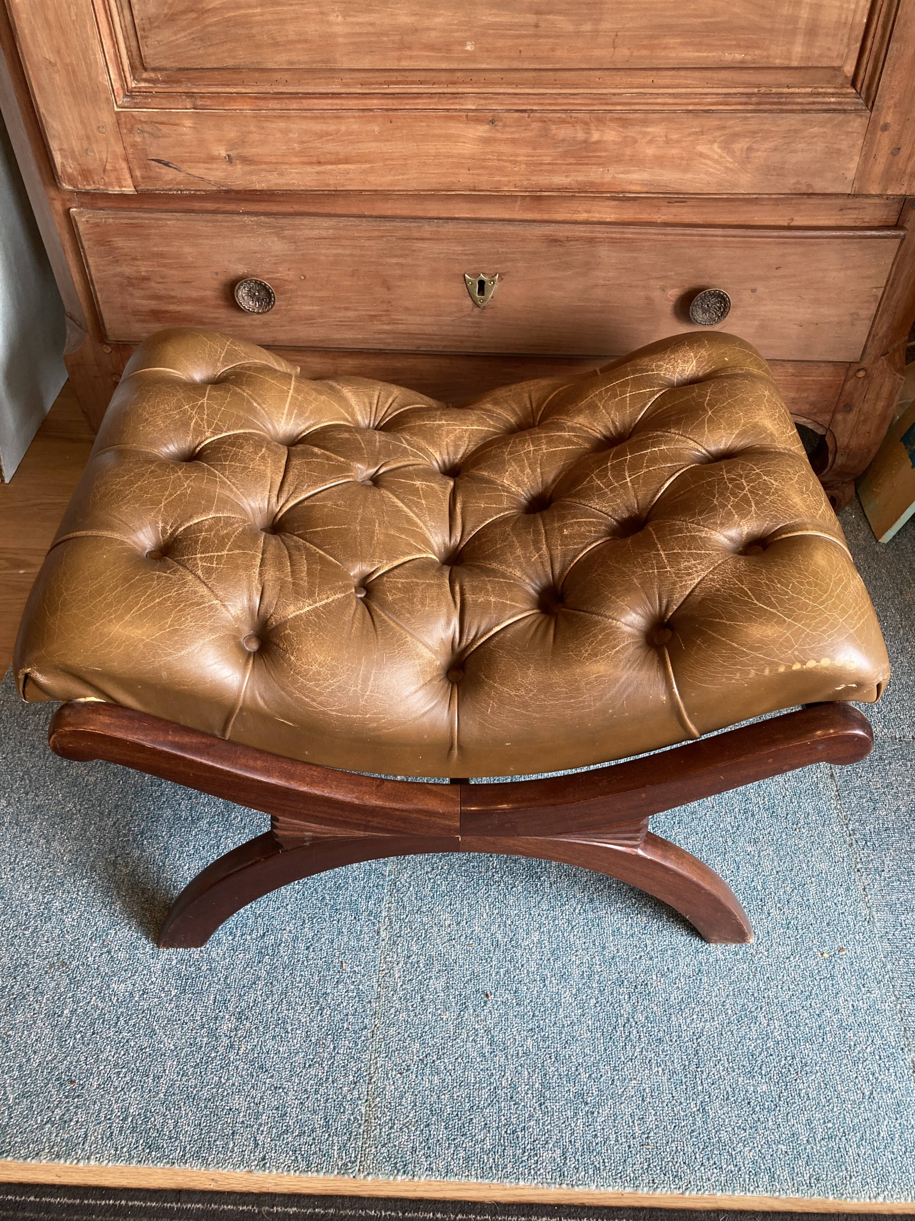 Chesterfield stool
