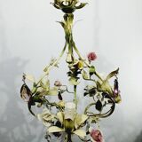 Lustre en fer forgé et porcelaine