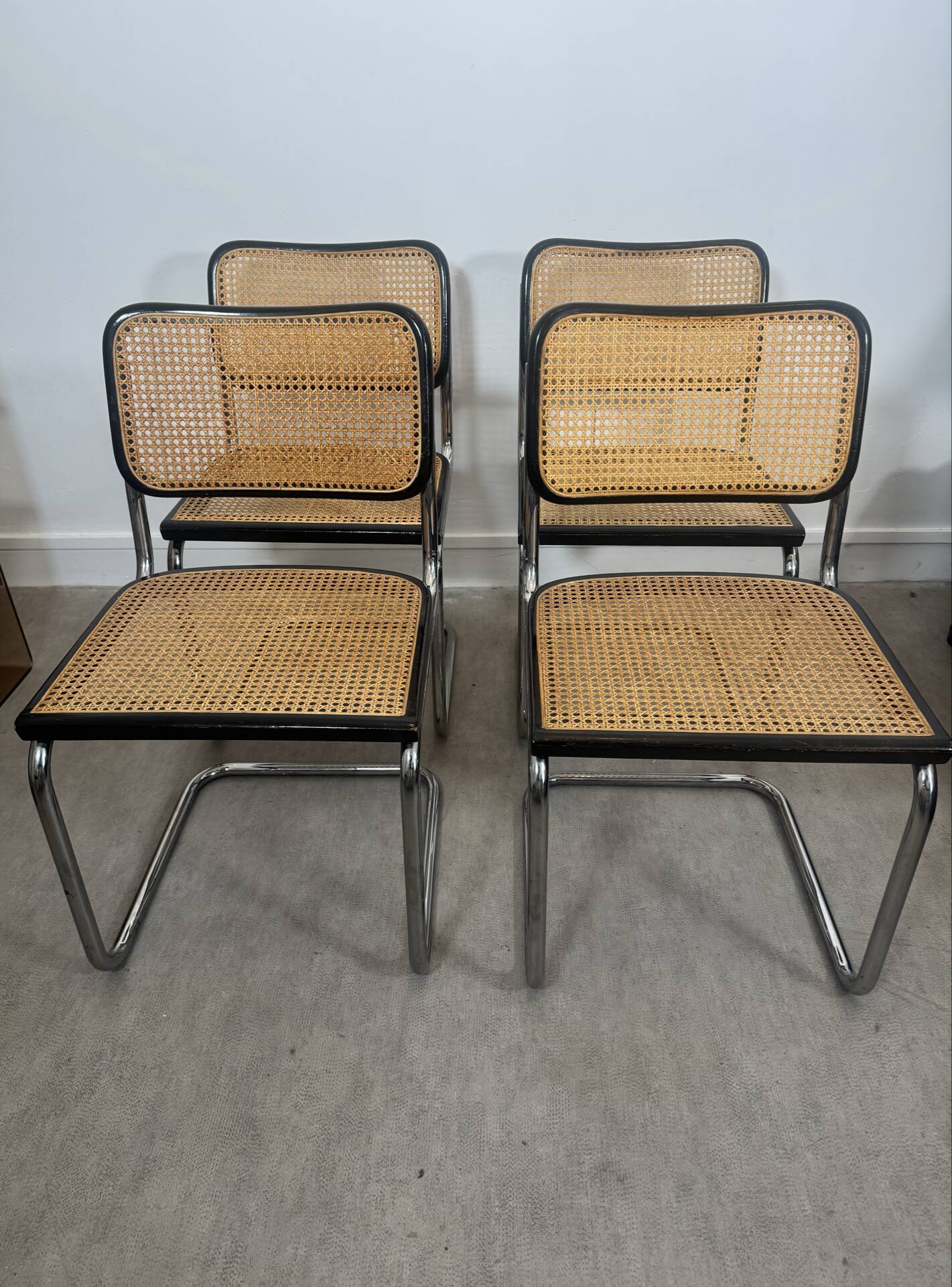 Lot de quatre chaises Marcel Breuer Cesca b32