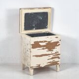 Réfrigérateur ancien en bois massif (France, vers 1920)