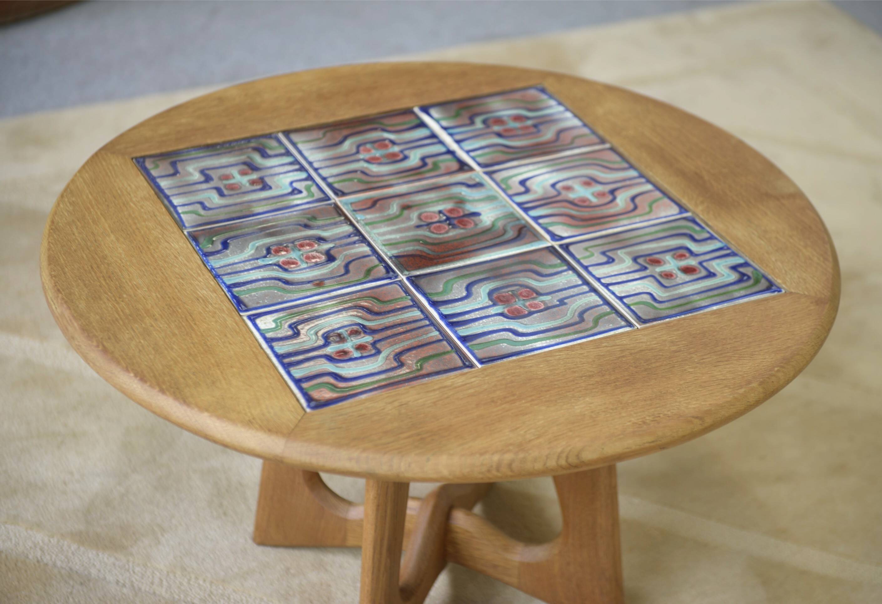 Guéridon/coffee table in oak by Guillerme and Chambron and ceramic by Danikowski for Votre Maison 1950s.