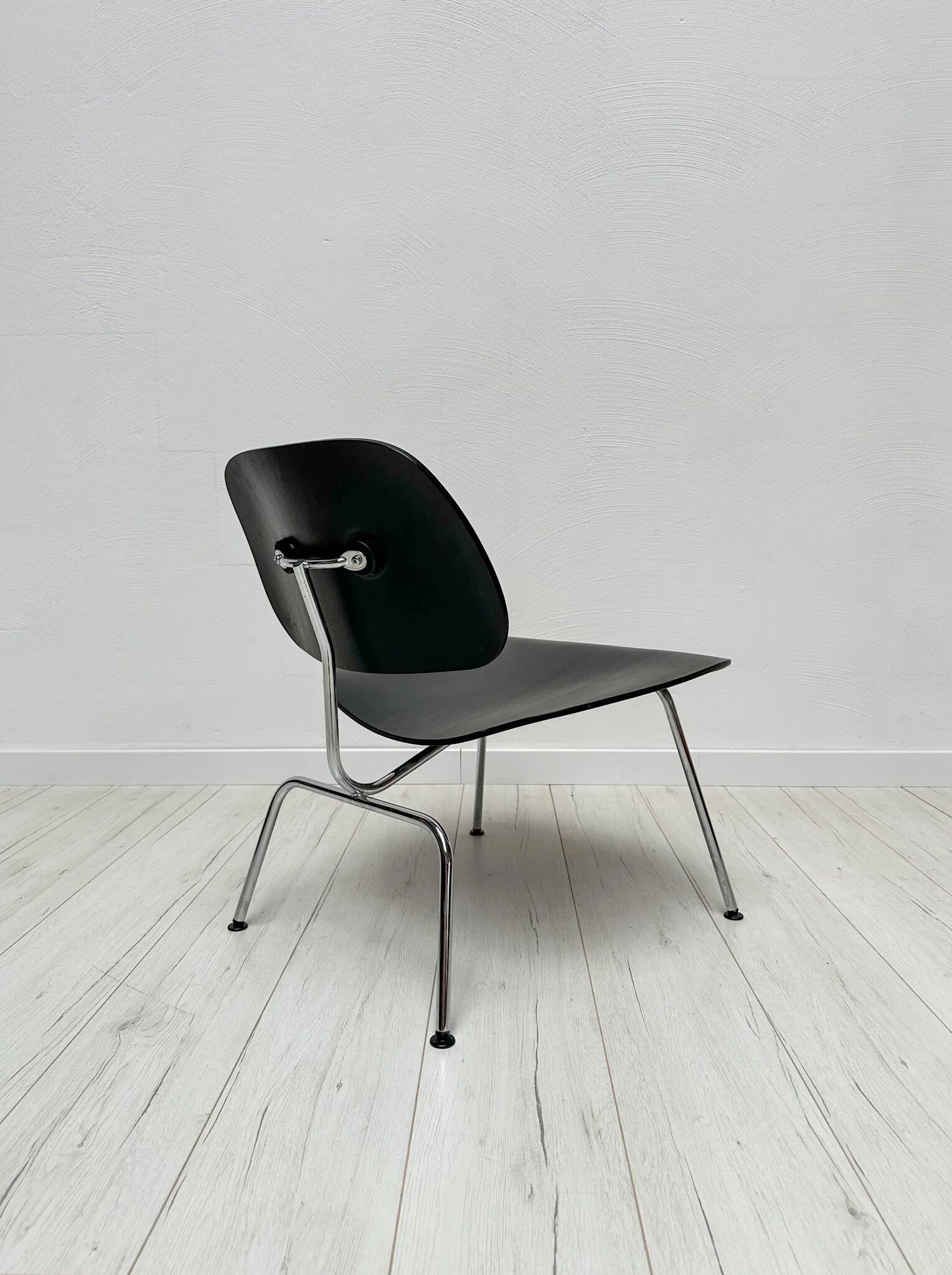 1970s vintage Eames LCM plywood lounge chair by Charles & Ray Eames for Vitra