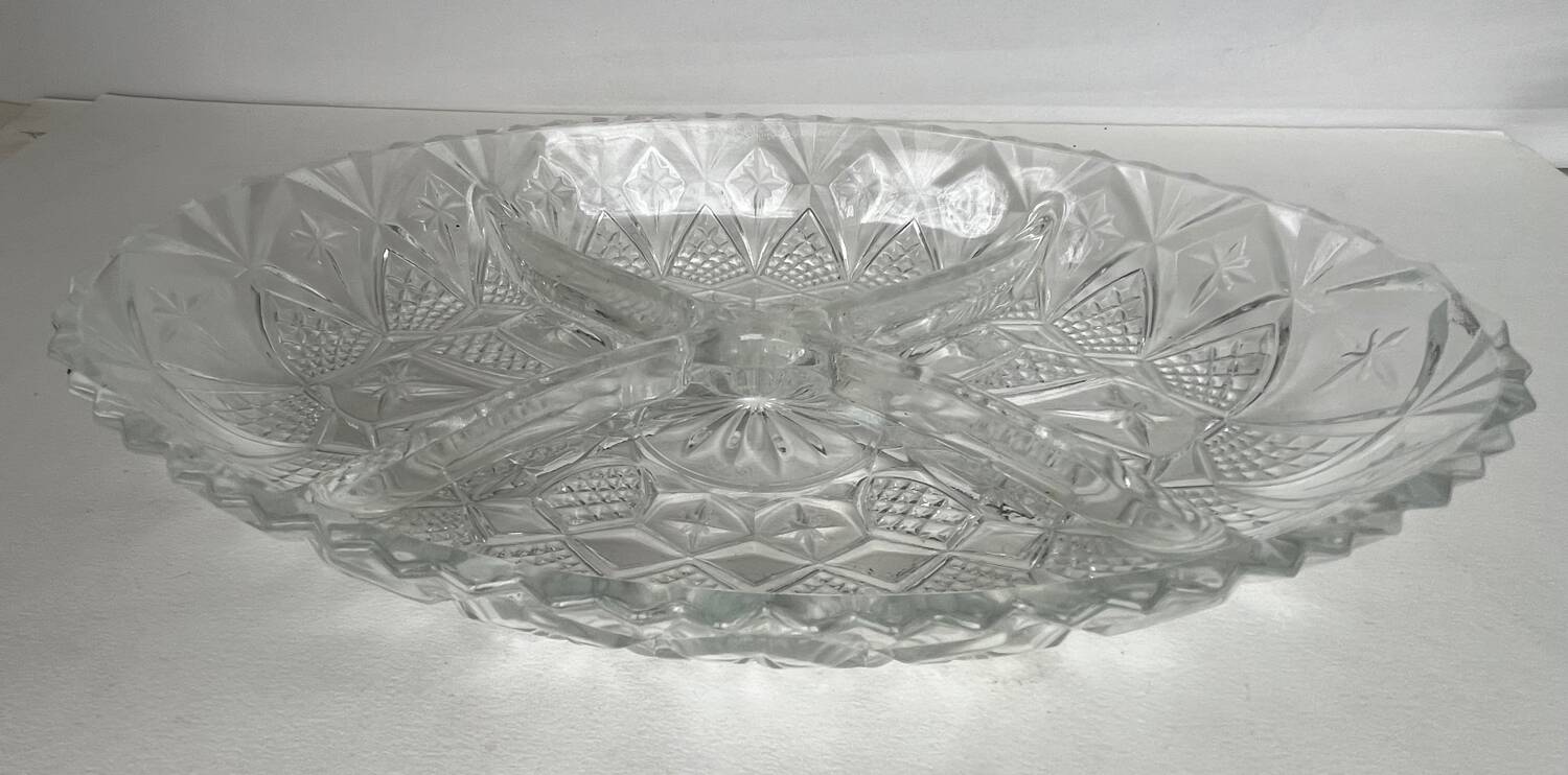 Glass compartment dish