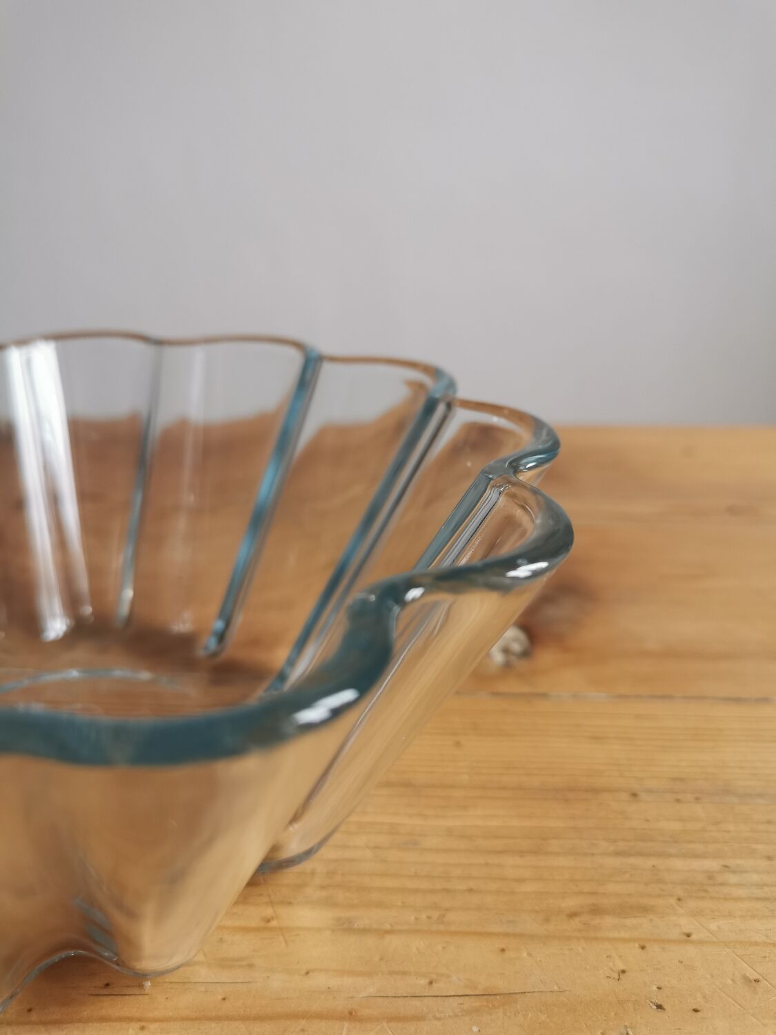 Pyrex glass flan or brioche mould