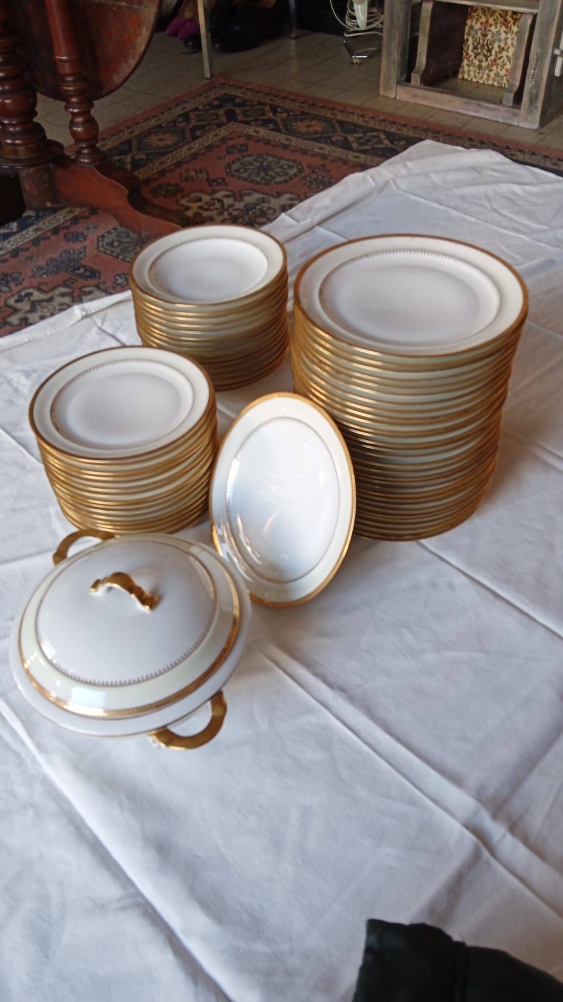 Chastagner Limoges porcelain dinner service, 1930s