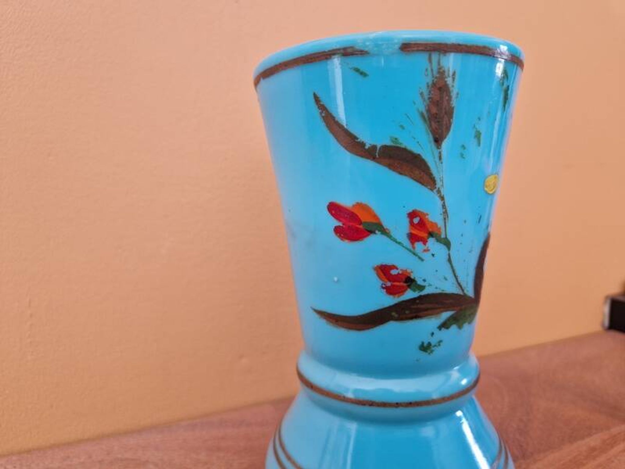 Vase en opaline bleue à décor de fleurs, époque Napoléon III