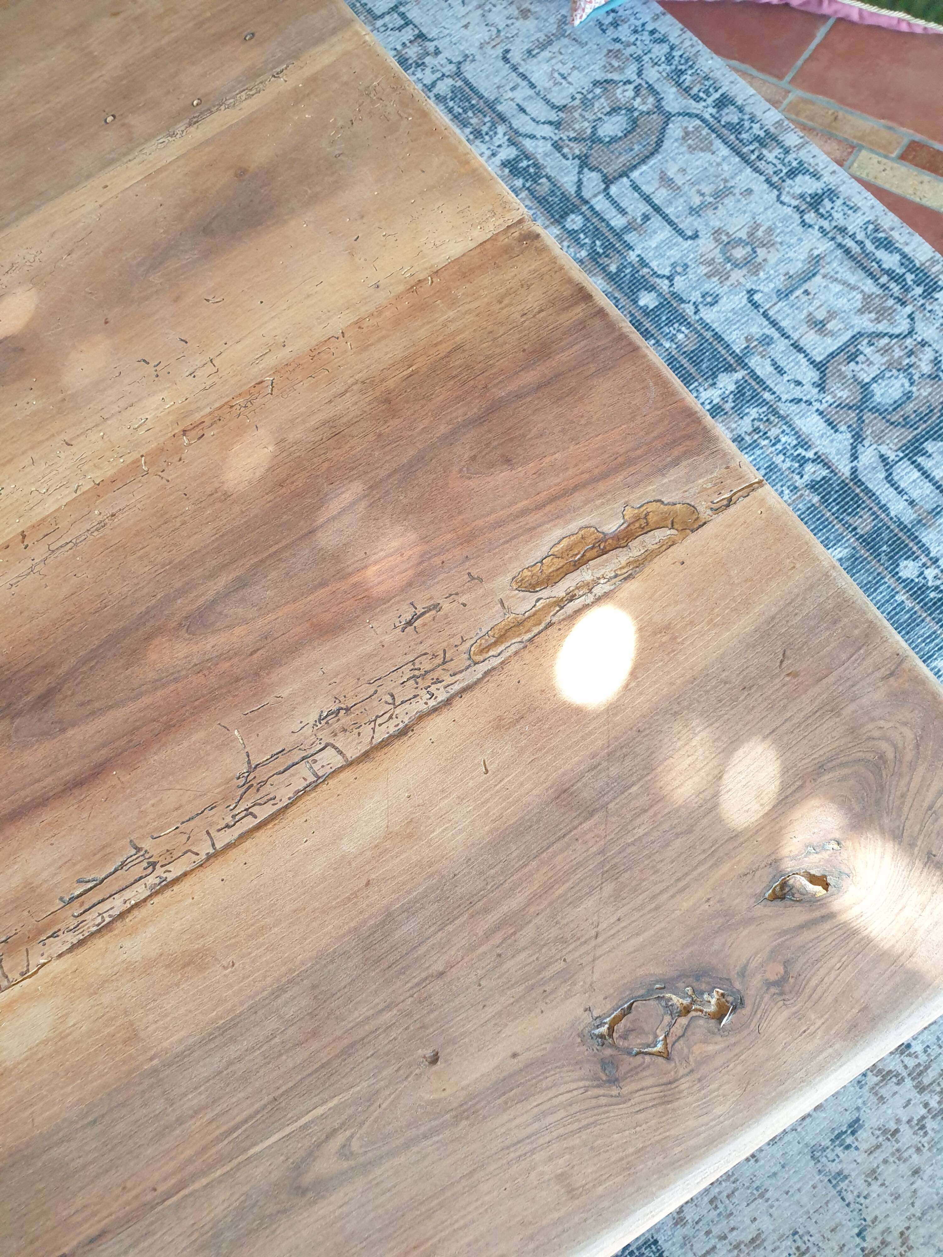 Table basse en noyer