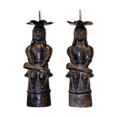 Paire de bougeoirs en bronze de style précolombien mexicain XXe siècle
