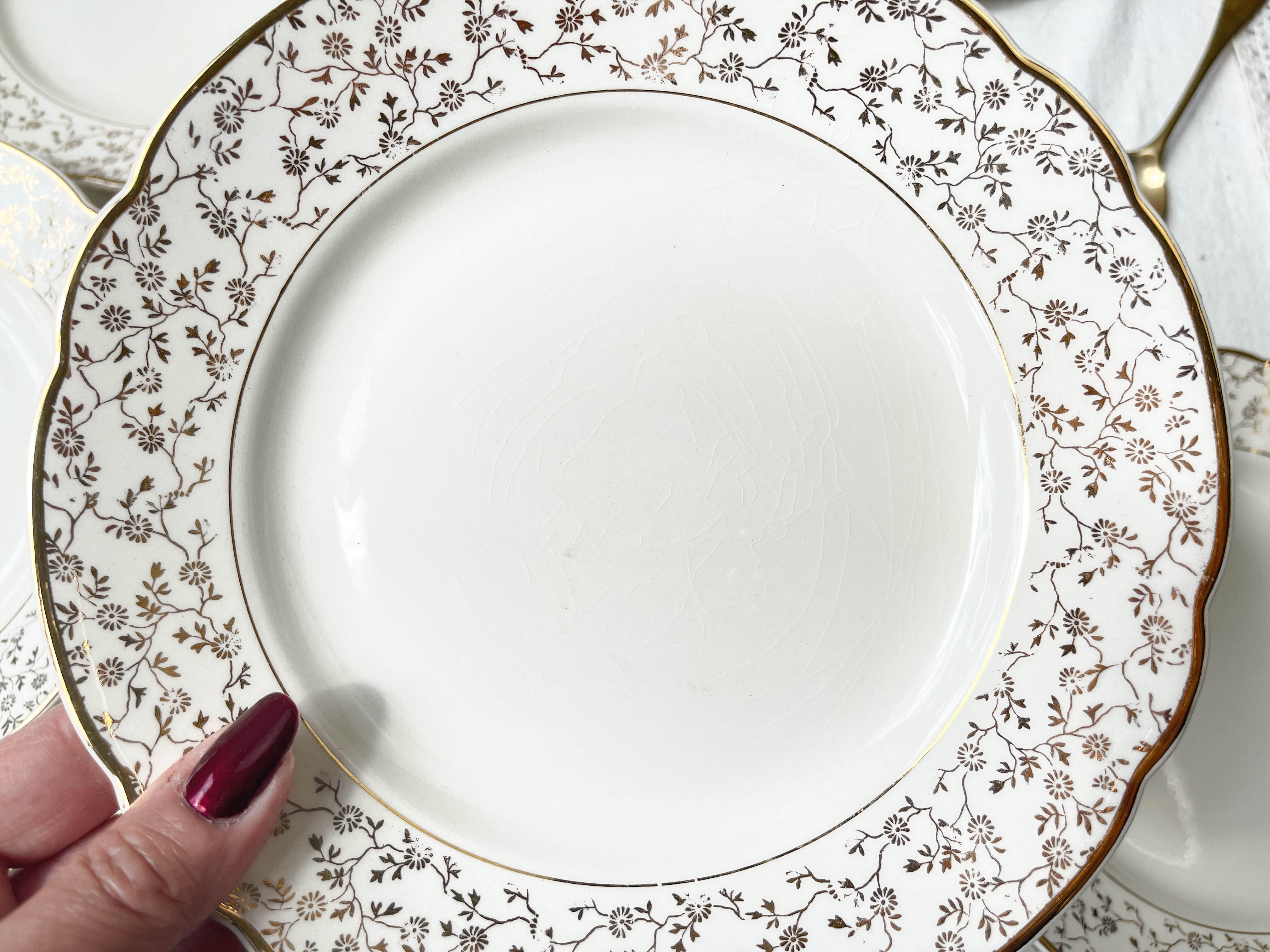 Villeroy & Boch dessert service in white porcelain golden flowers