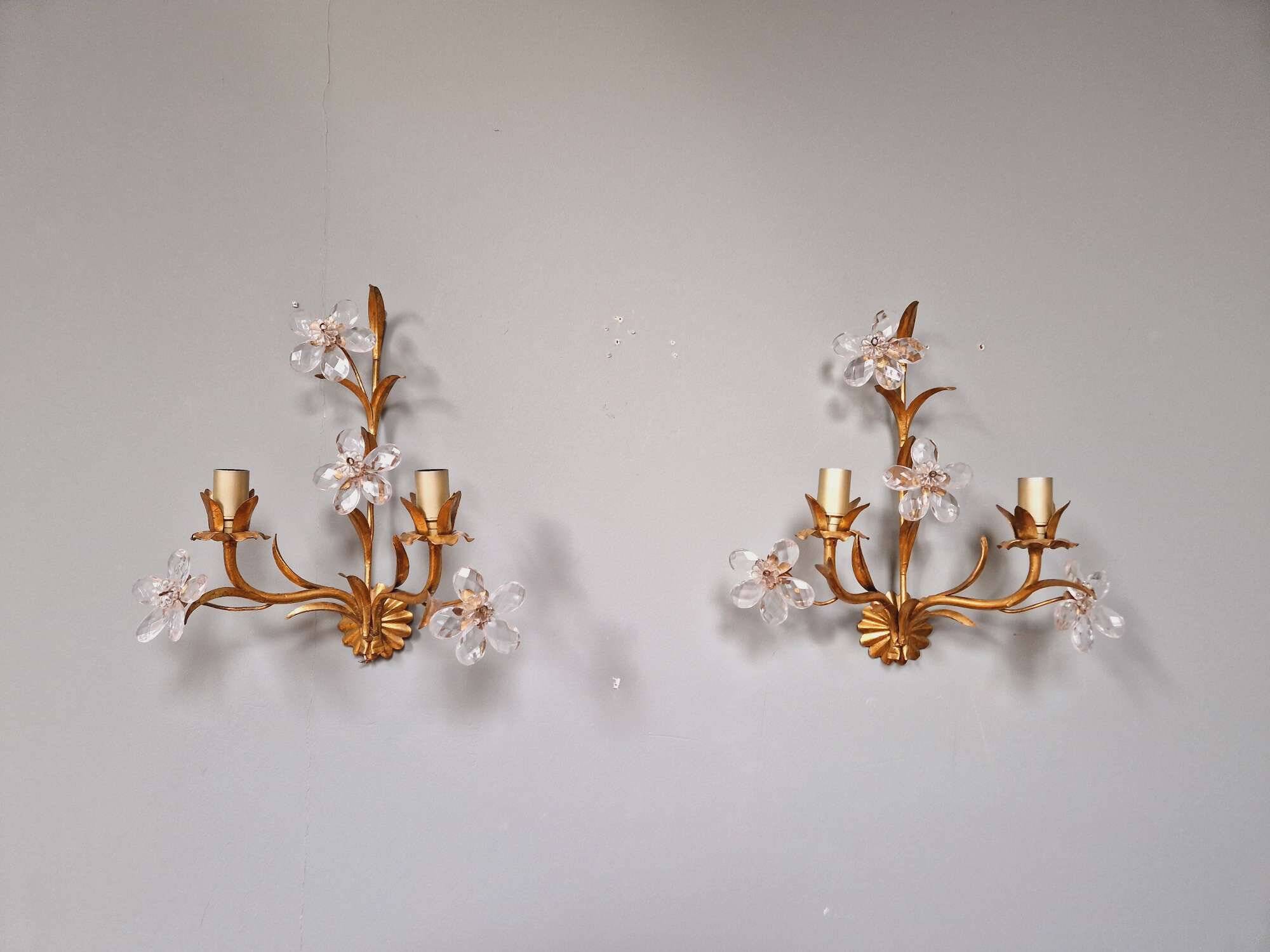 Pair of Italian wall sconces in gilded metal and crystal, 1970s