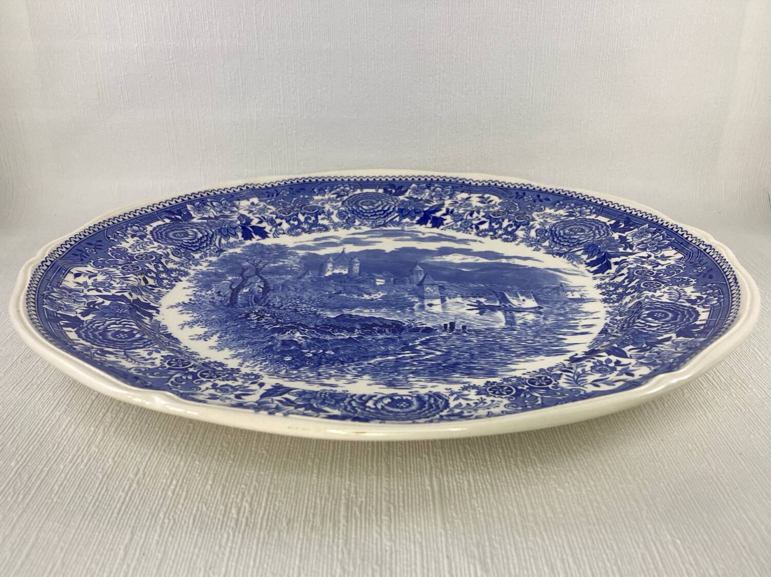 Large Round Dish Villeroy and Boch Burgenland blue