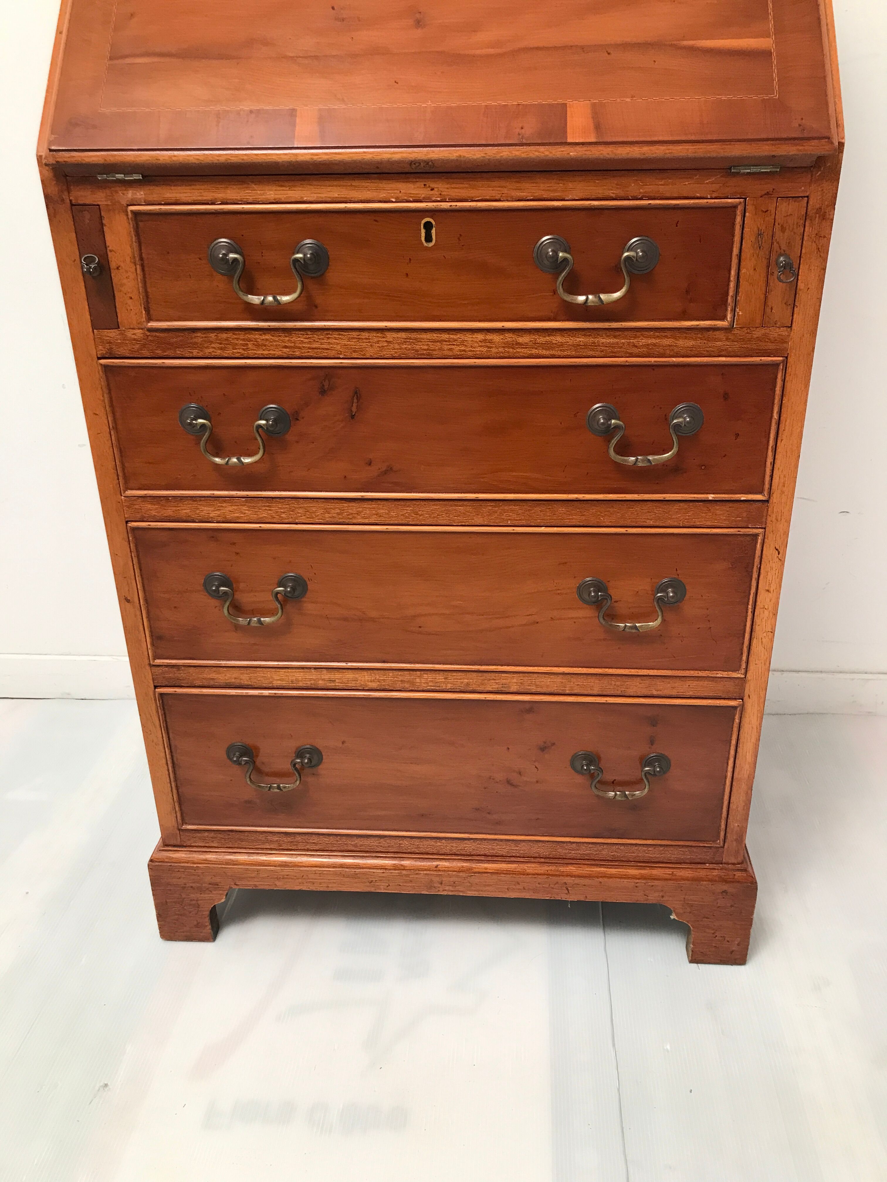 Donkey back secretary in English marquetry 1900s