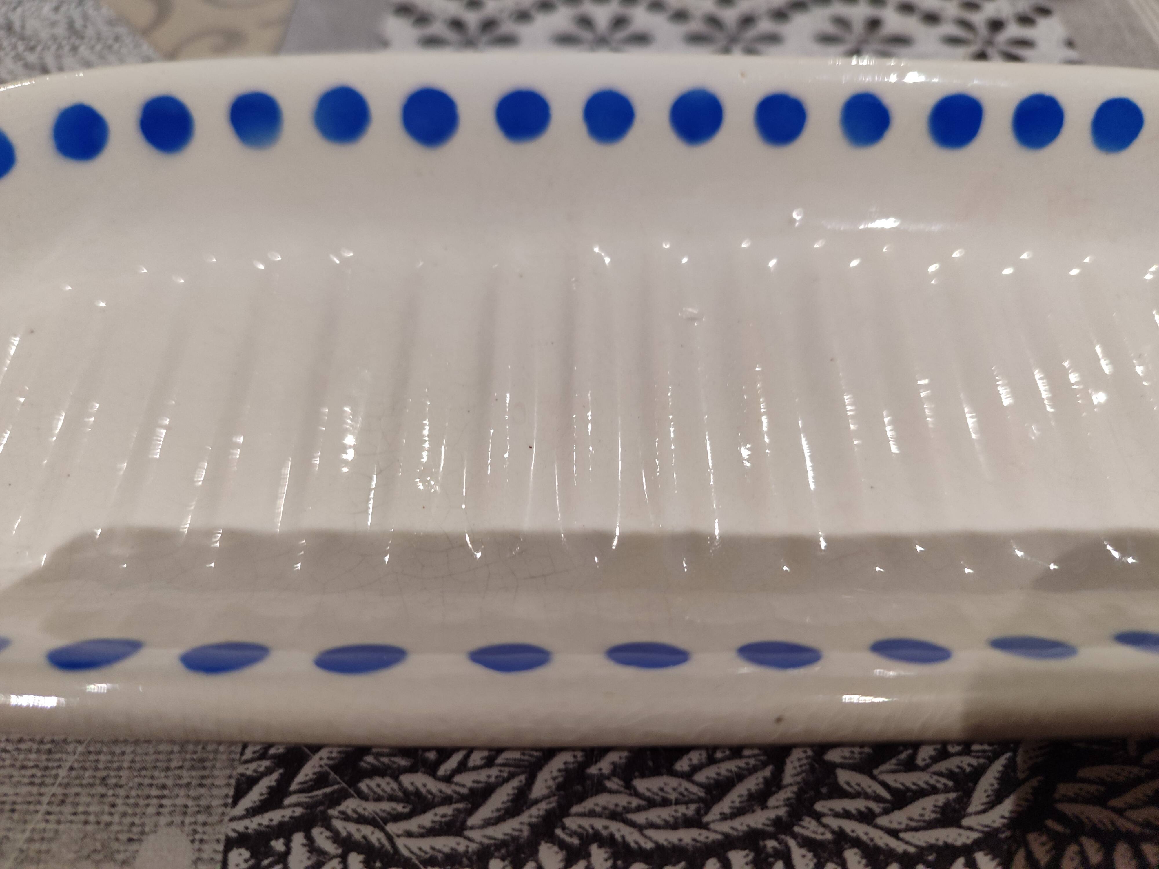 Soap dish or comb holder