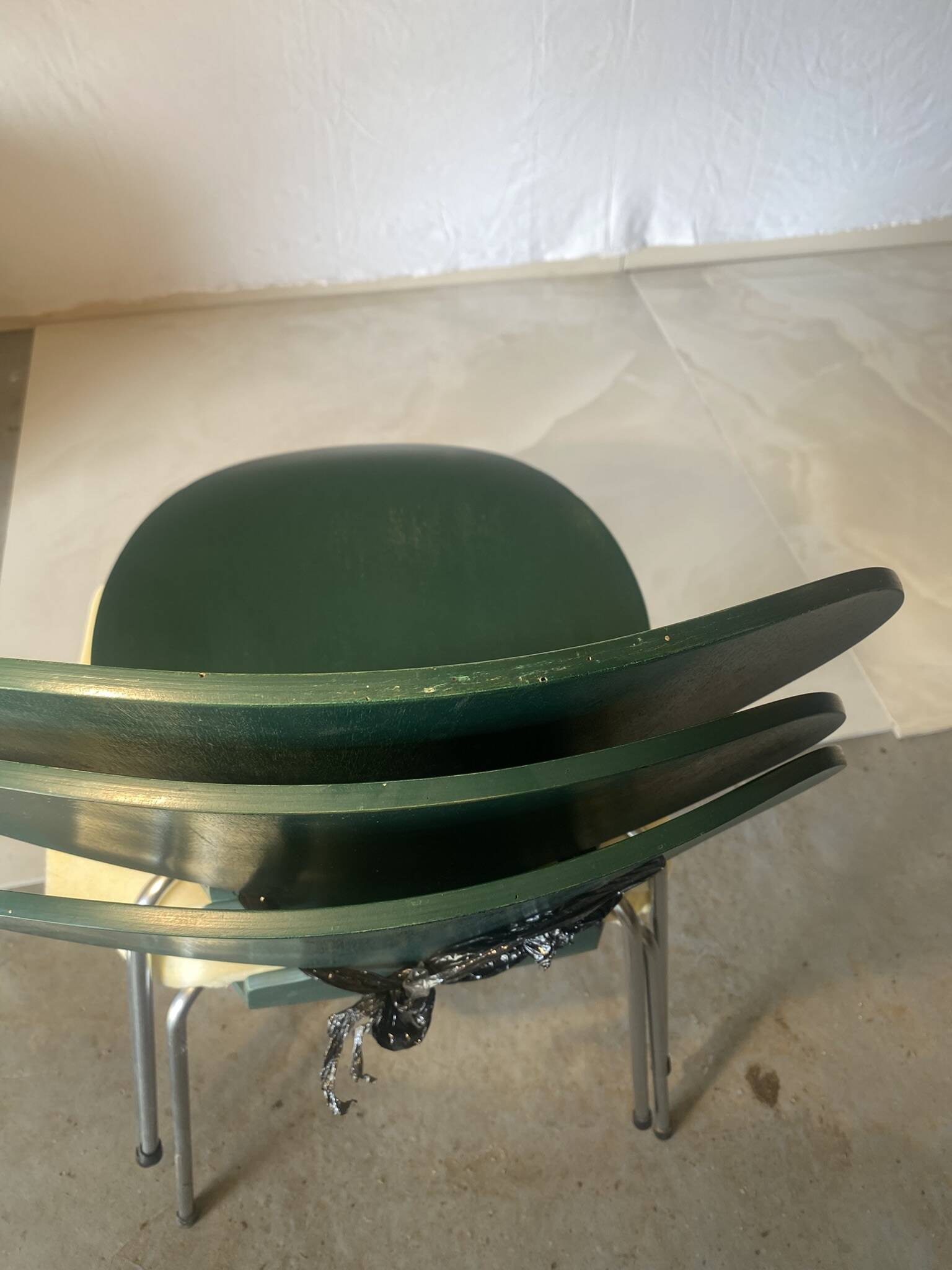 Set of 6 “Ant” chairs in dark green – Arne Jacobsen for Fritz Hansen