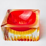 Cendrier Sommerso cubique rouge et jaune par Seguso, Murano, Italie, 1970