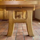 Extendable table in solid oak