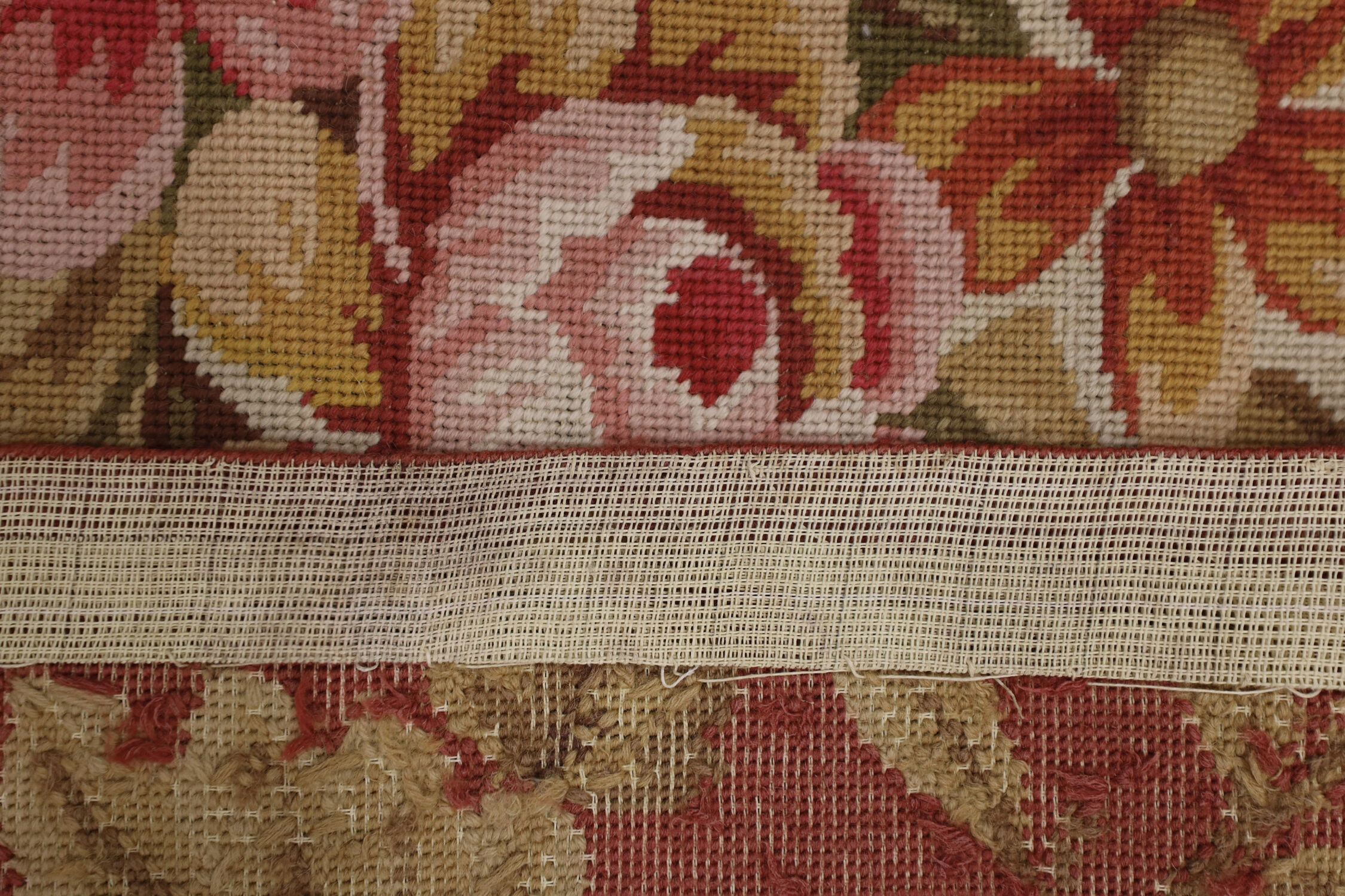 NEW Traditional Floral Needlepoint Rug Handmade Red Cream Wool Area Rug- 91x152cm