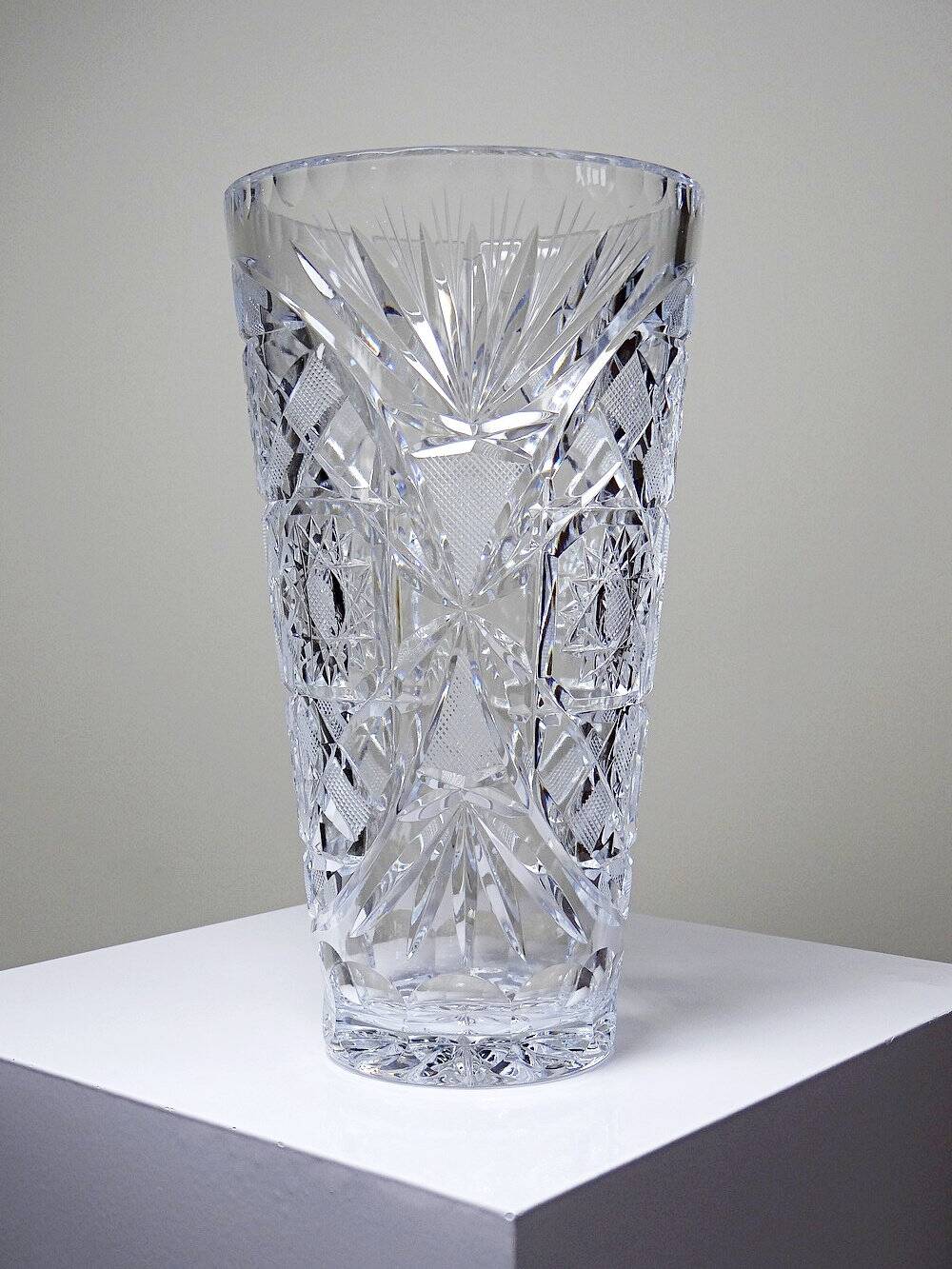 Large vintage cut and molded crystal vase, 1980-2000, Bohemia, Czechoslovakia