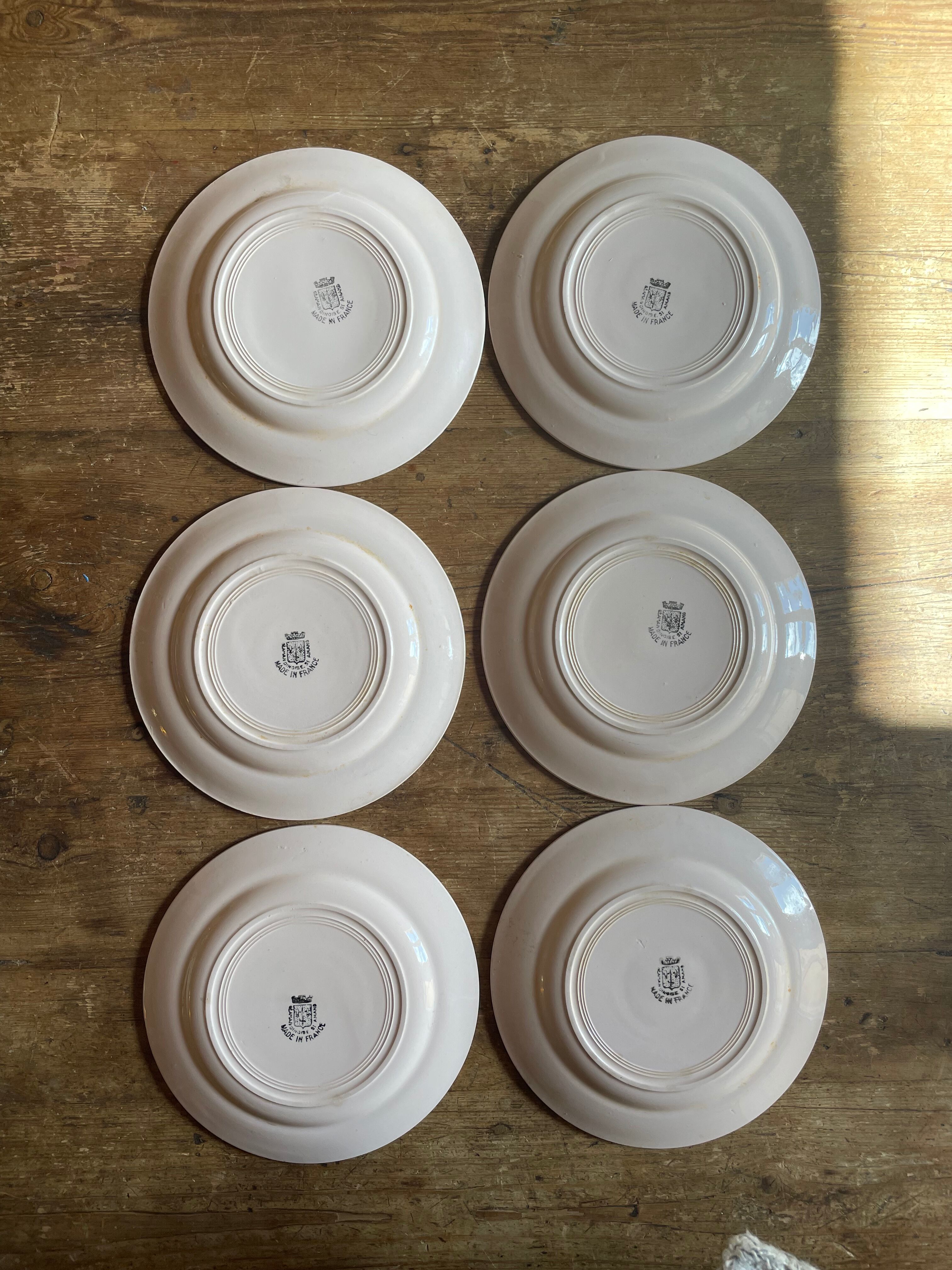 Powder pink plates St-Amand