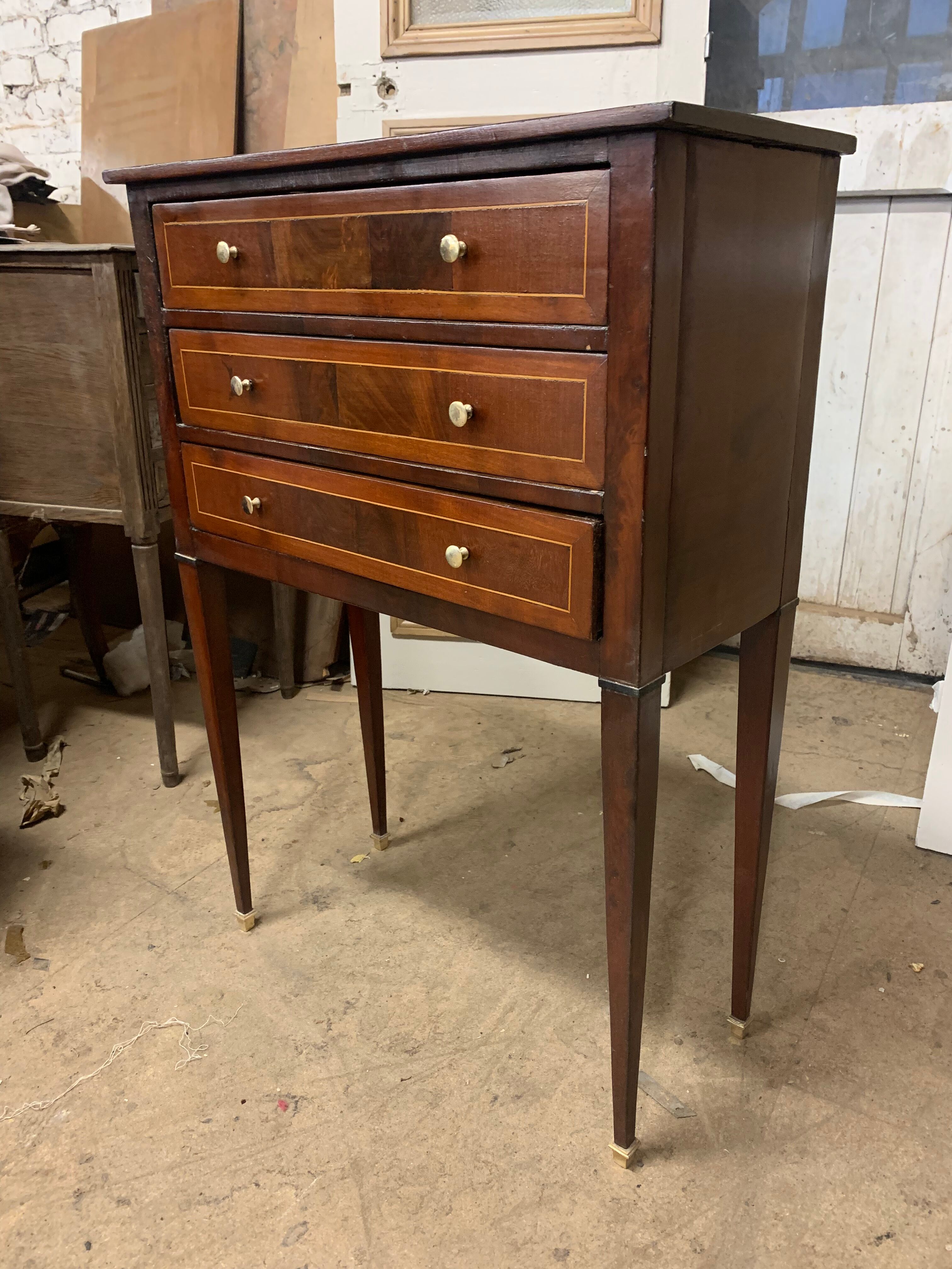 Mahogany chest of drawers