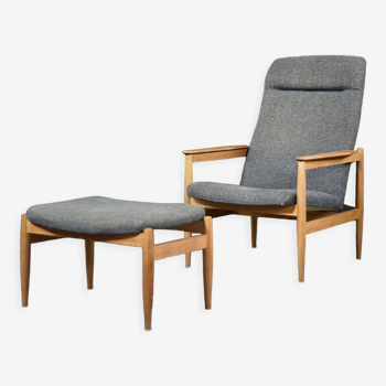 Fauteuil vintage en chêne suédois scandinave du milieu du siècle et en tissu Carlton avec pouf Ikea