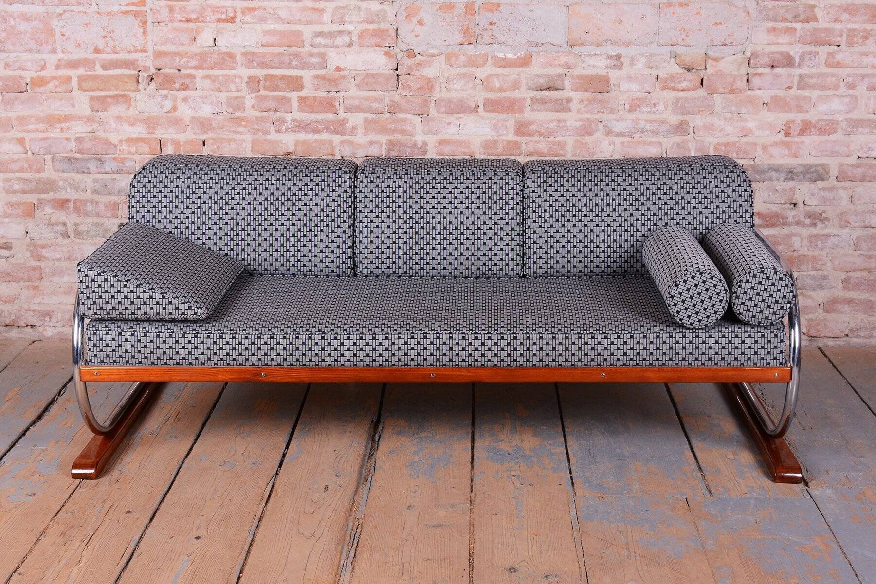Bauhaus Sofa in Chrome and Beech from Robert Slezak, Czech, 1930s