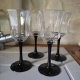 4 black-footed arcoroc glasses