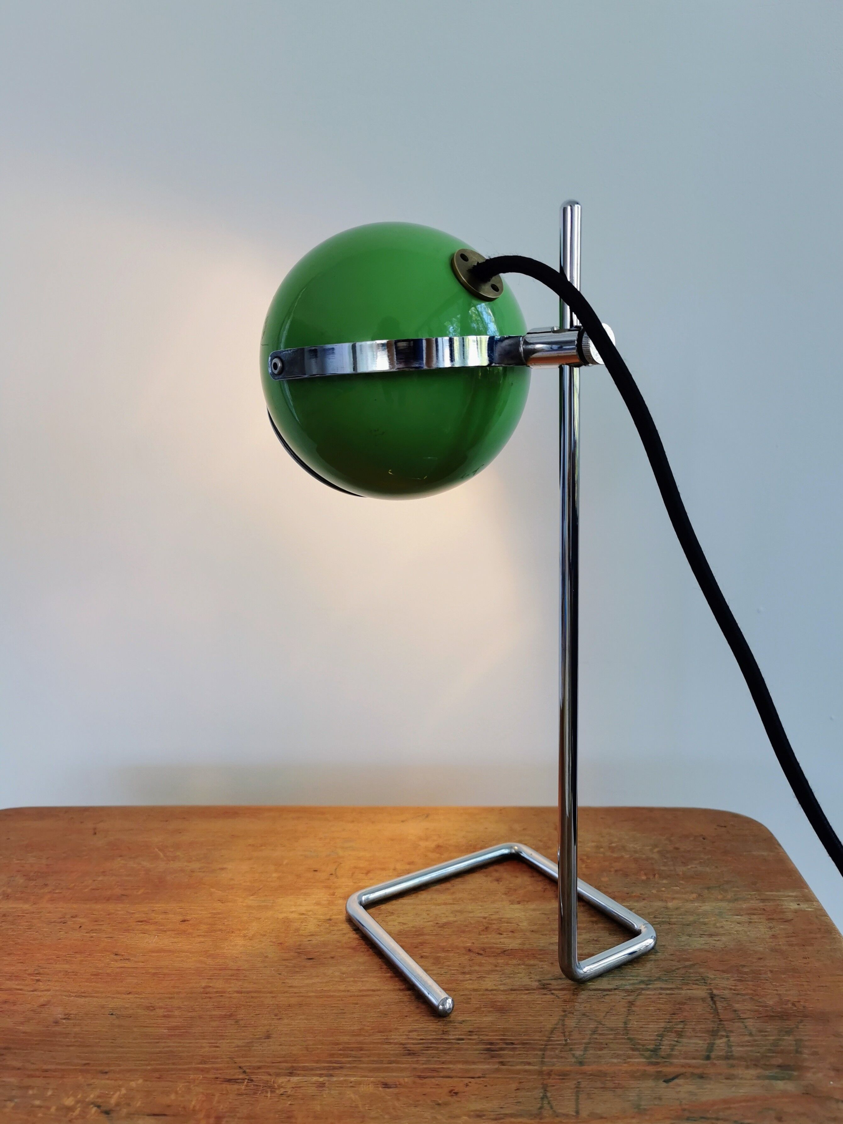 Green Eyeball lamp