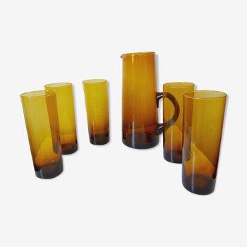 Set carafe and 5 amber glasses