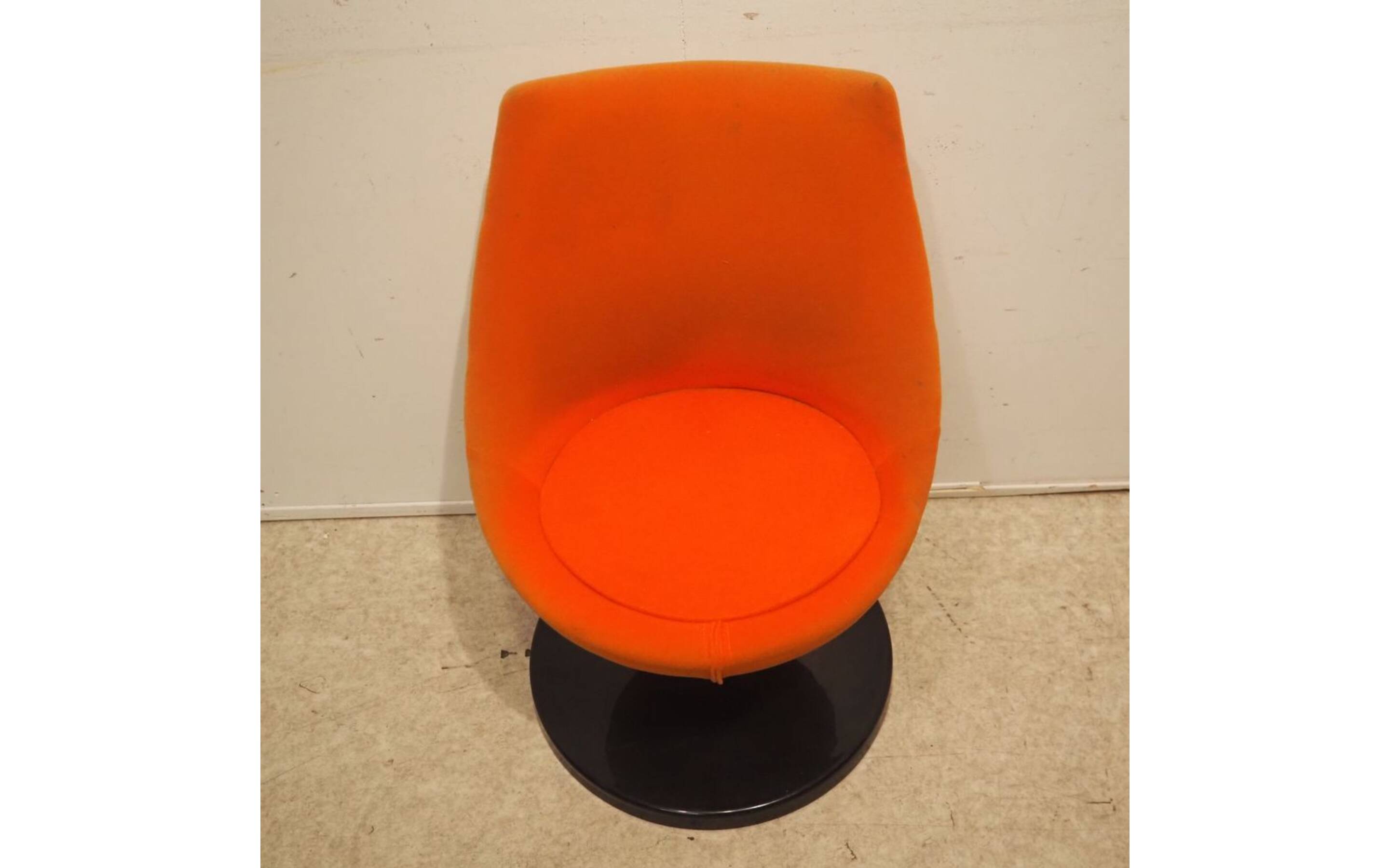 Pierre Guariche armchair "in orange fabric by Meurop Belgium 1960 Vintage