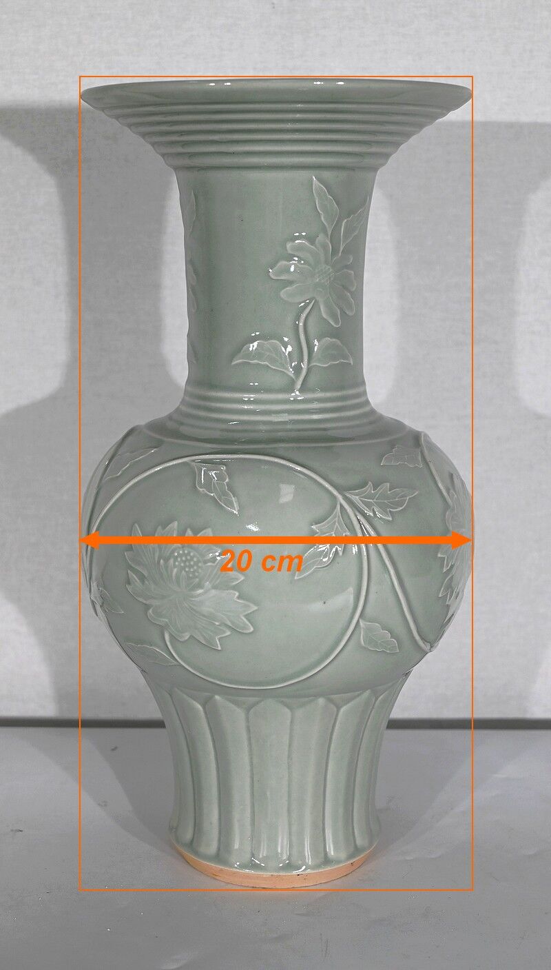 Celadon vase from China – 1900