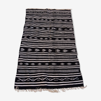 Black and white rugs handmade 185x115cm