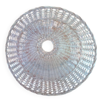 Wicker lampshade suspension