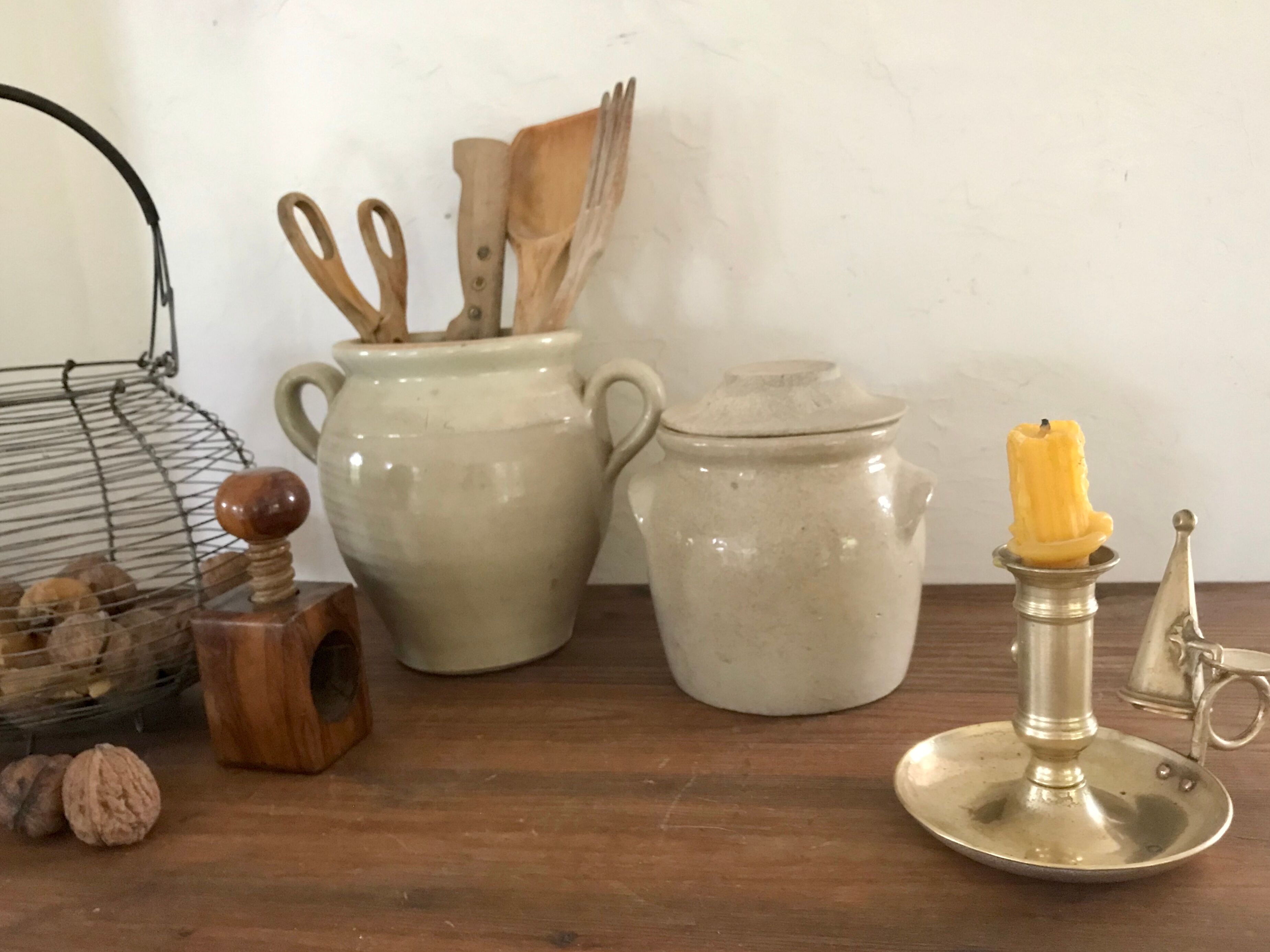 2 enamelled sandstone pots