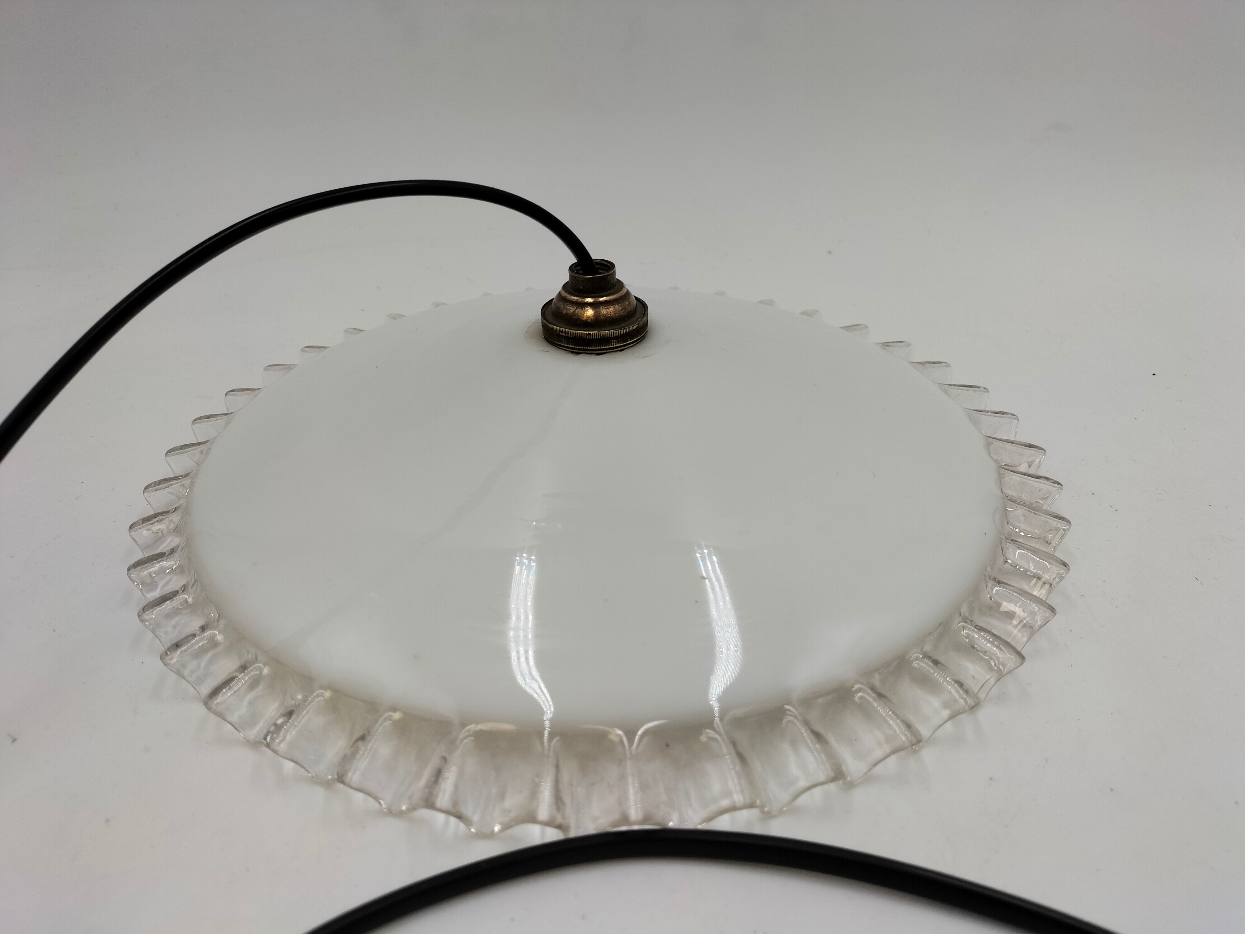 Old opaline suspension